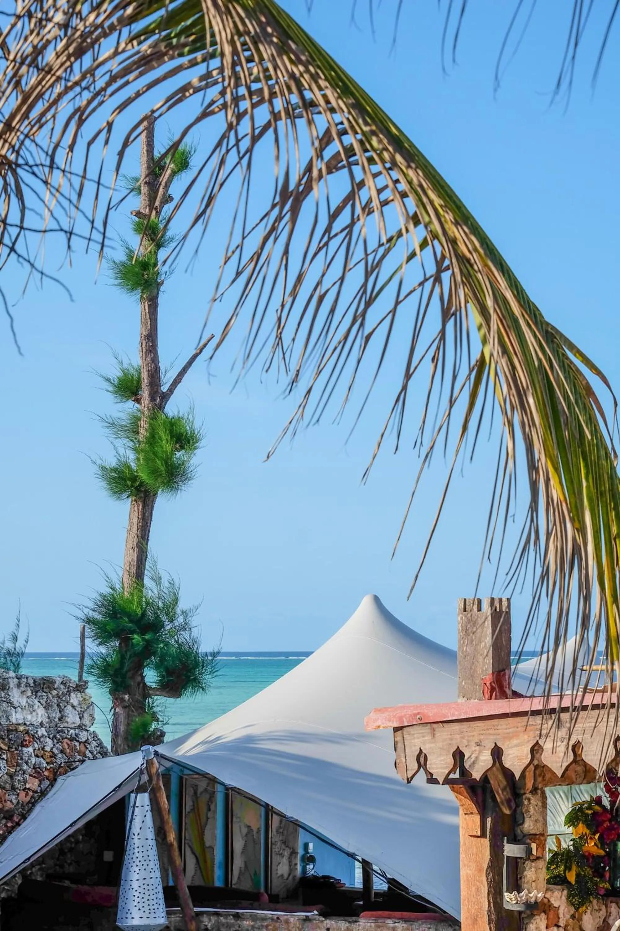 Beach in Seasons Lodge Zanzibar