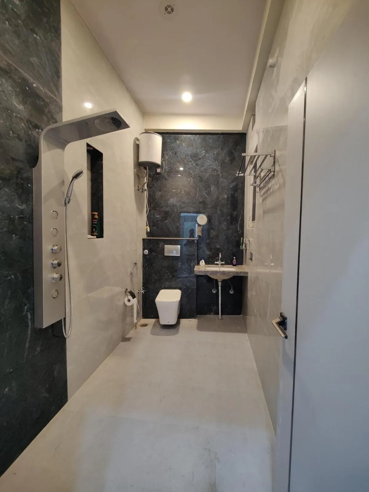 Luxurious & Elegant 1BHK Retreat