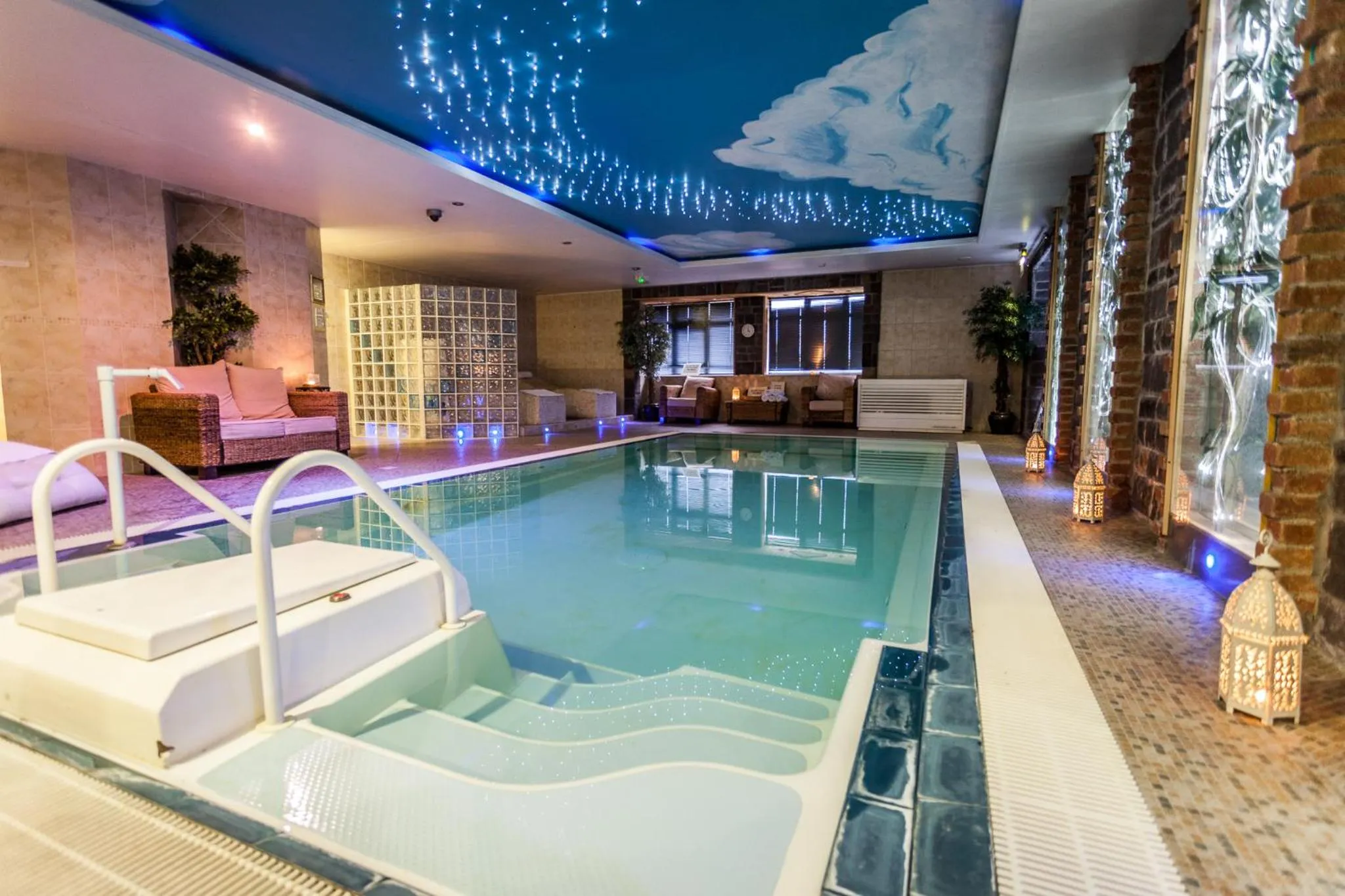 Swimming Pool in Airport View Hotel and Secret Spa