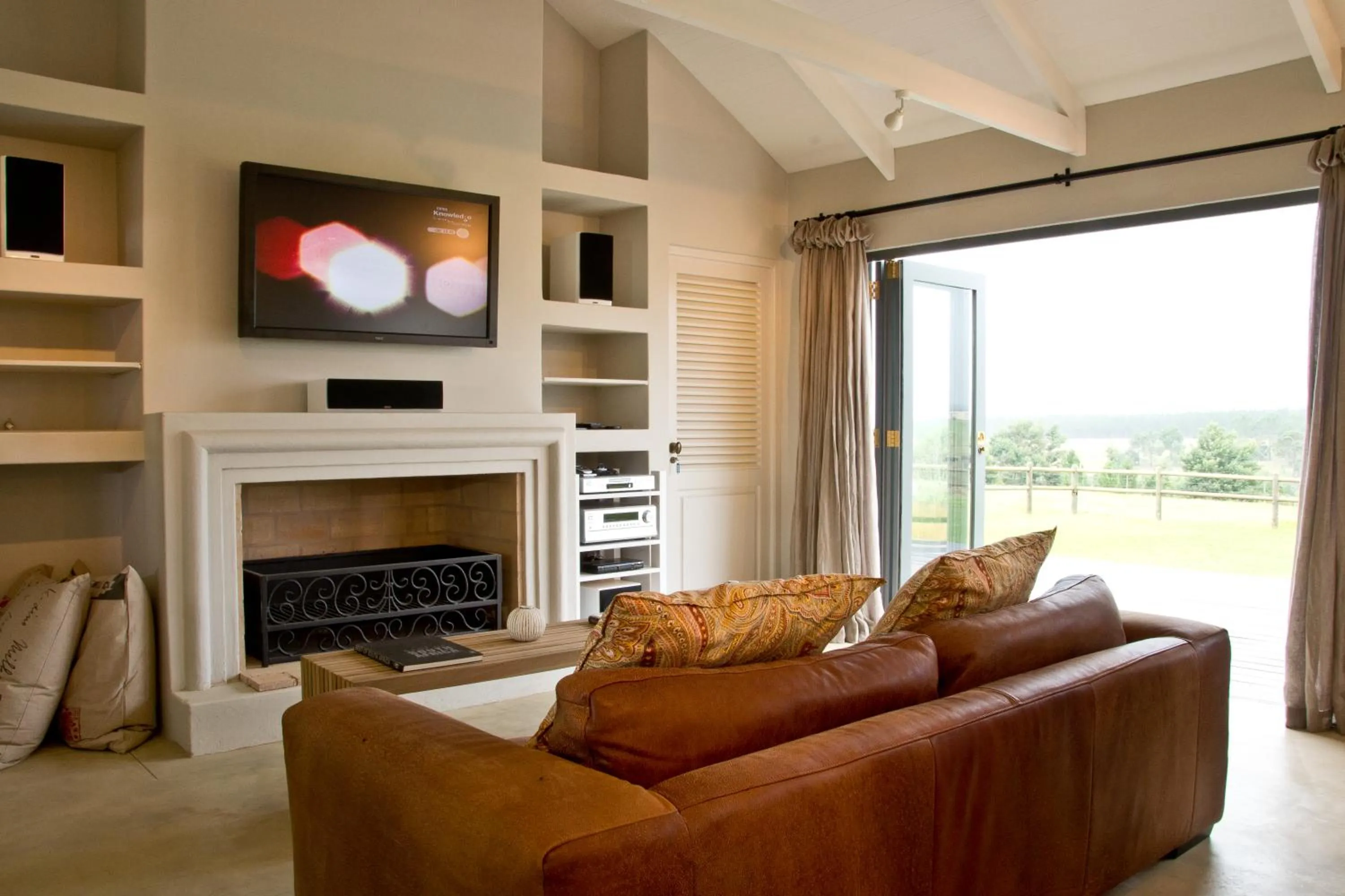 Living room in Kay and Monty Vineyard View