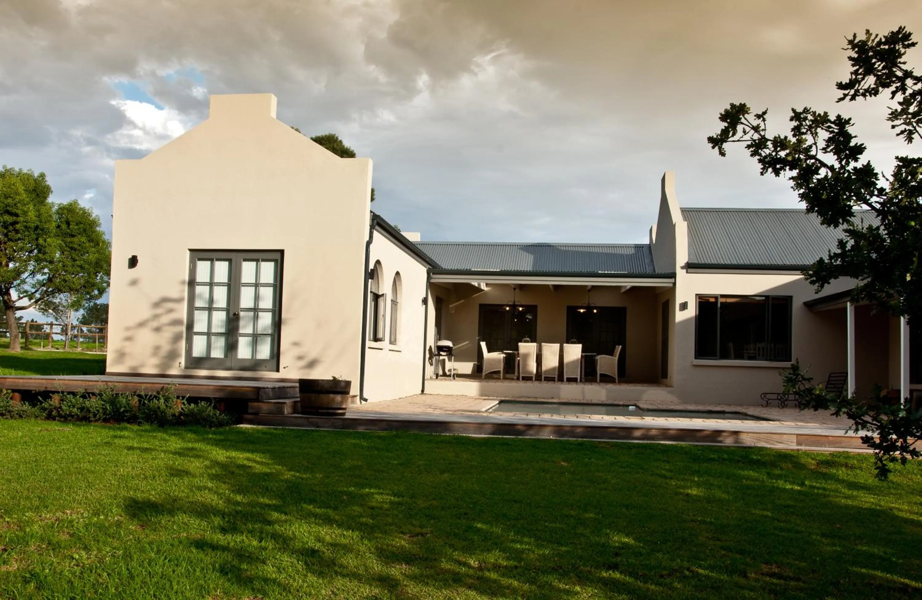 Property building in Kay and Monty Vineyard View