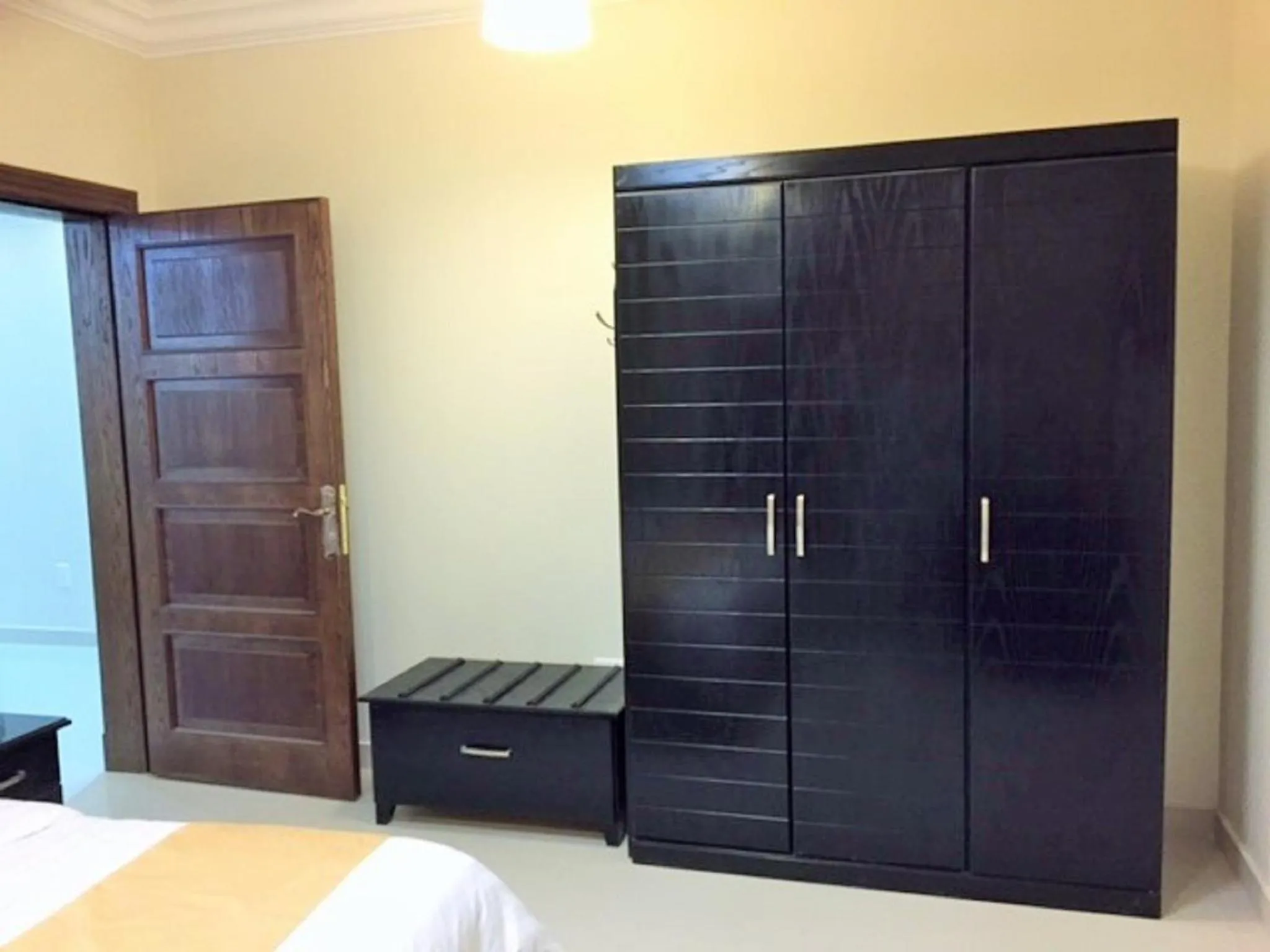 Deluxe Suite in Hona Al Holm Furnished Units