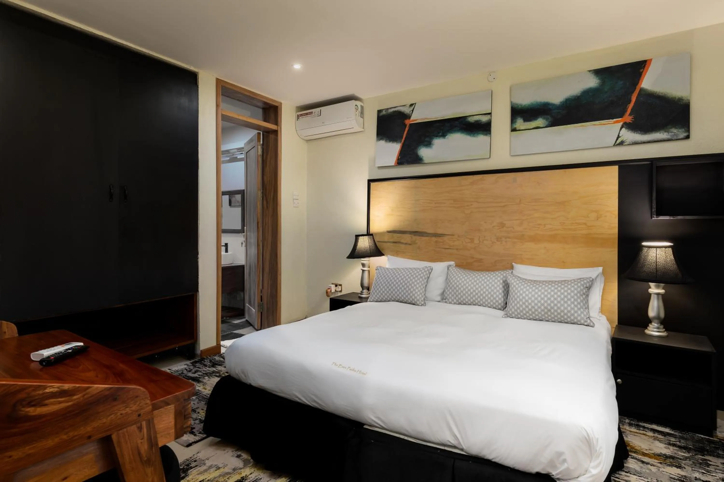 Bed in The Emin Pasha Hotel & Spa Kampala