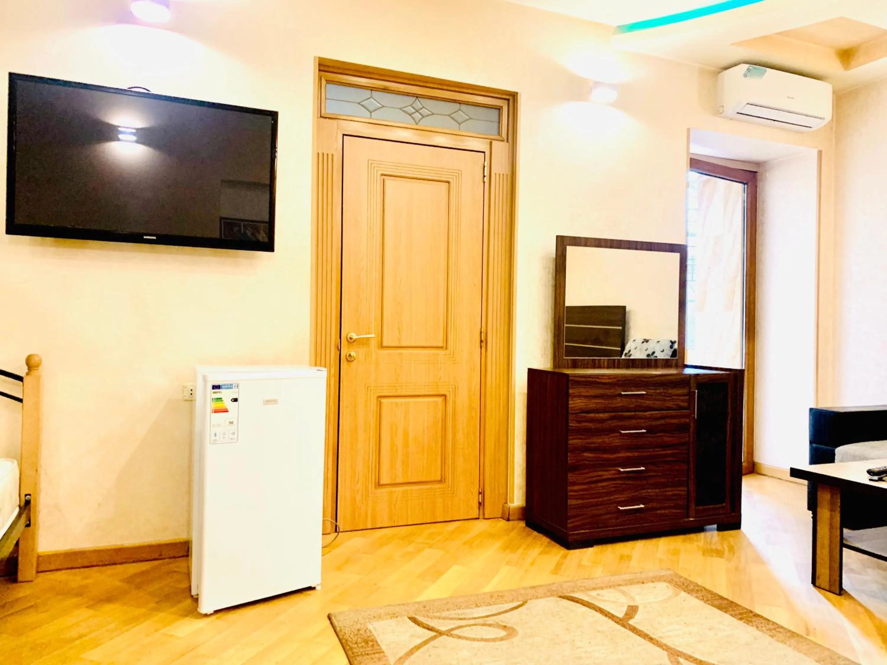 oven in Art Hotel Yerevan