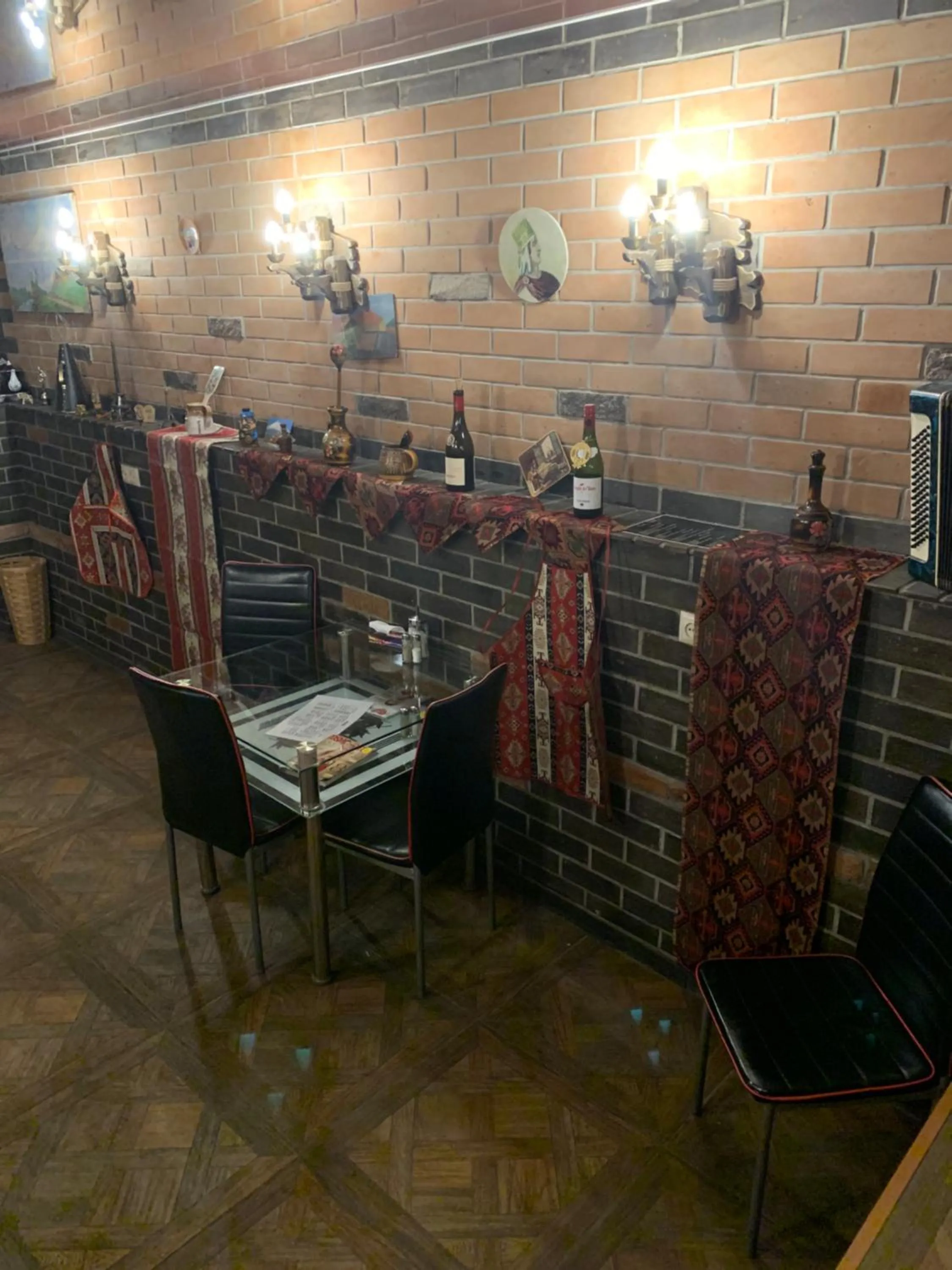 Restaurant/places to eat in Art Hotel Yerevan