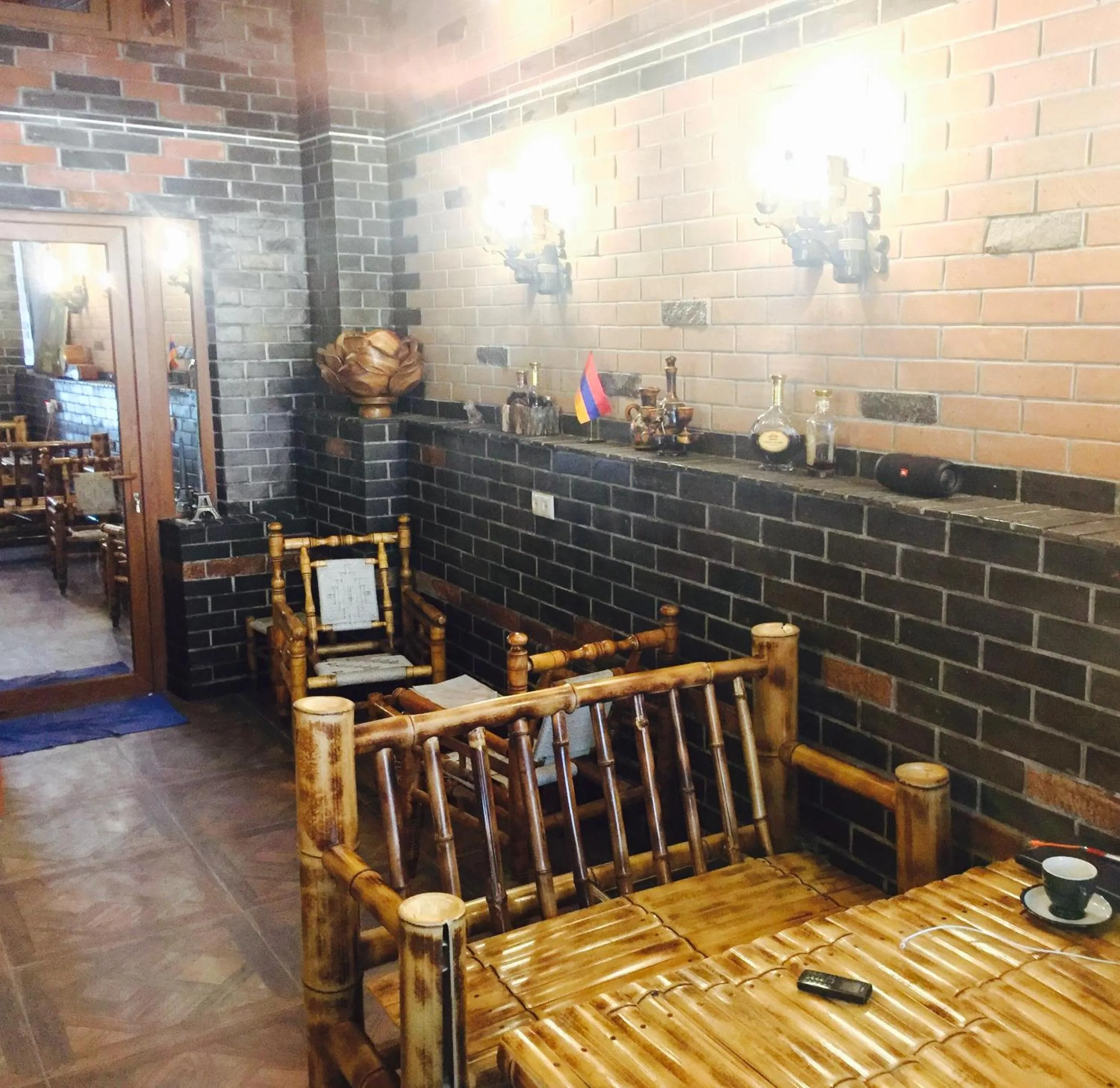 Restaurant/places to eat in Art Hotel Yerevan