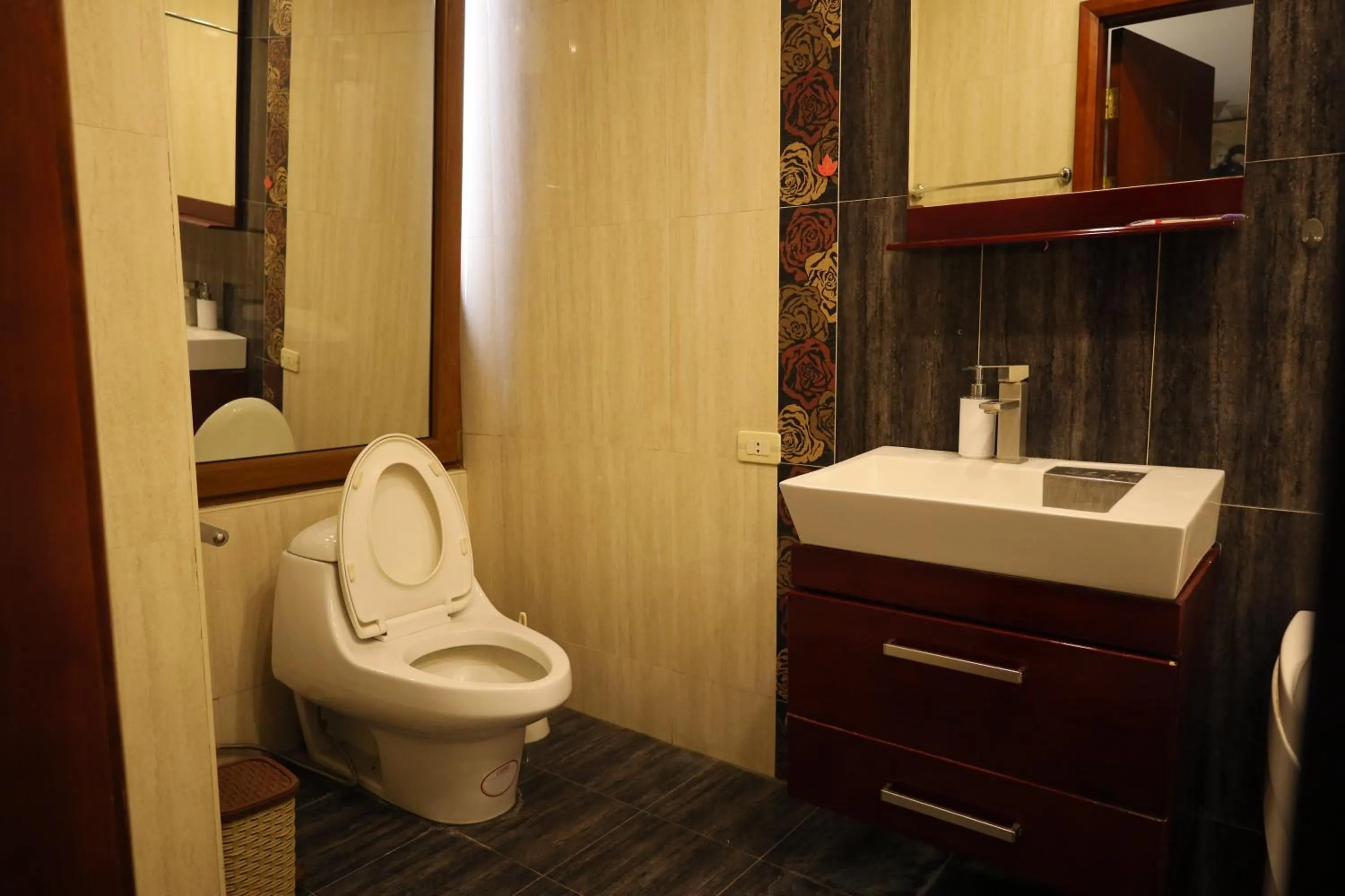 Toilet in Art Hotel Yerevan