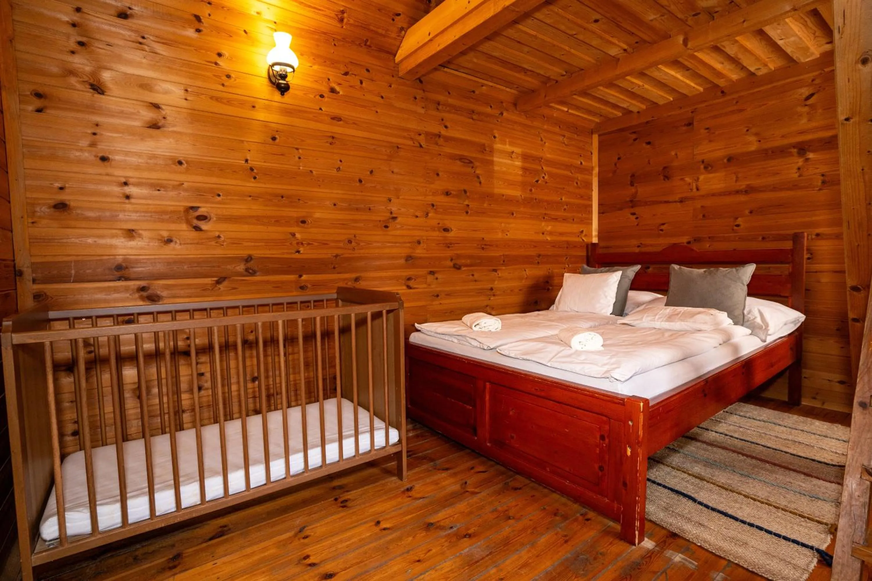 Bed in Szilvásvárad Camping & Apartman