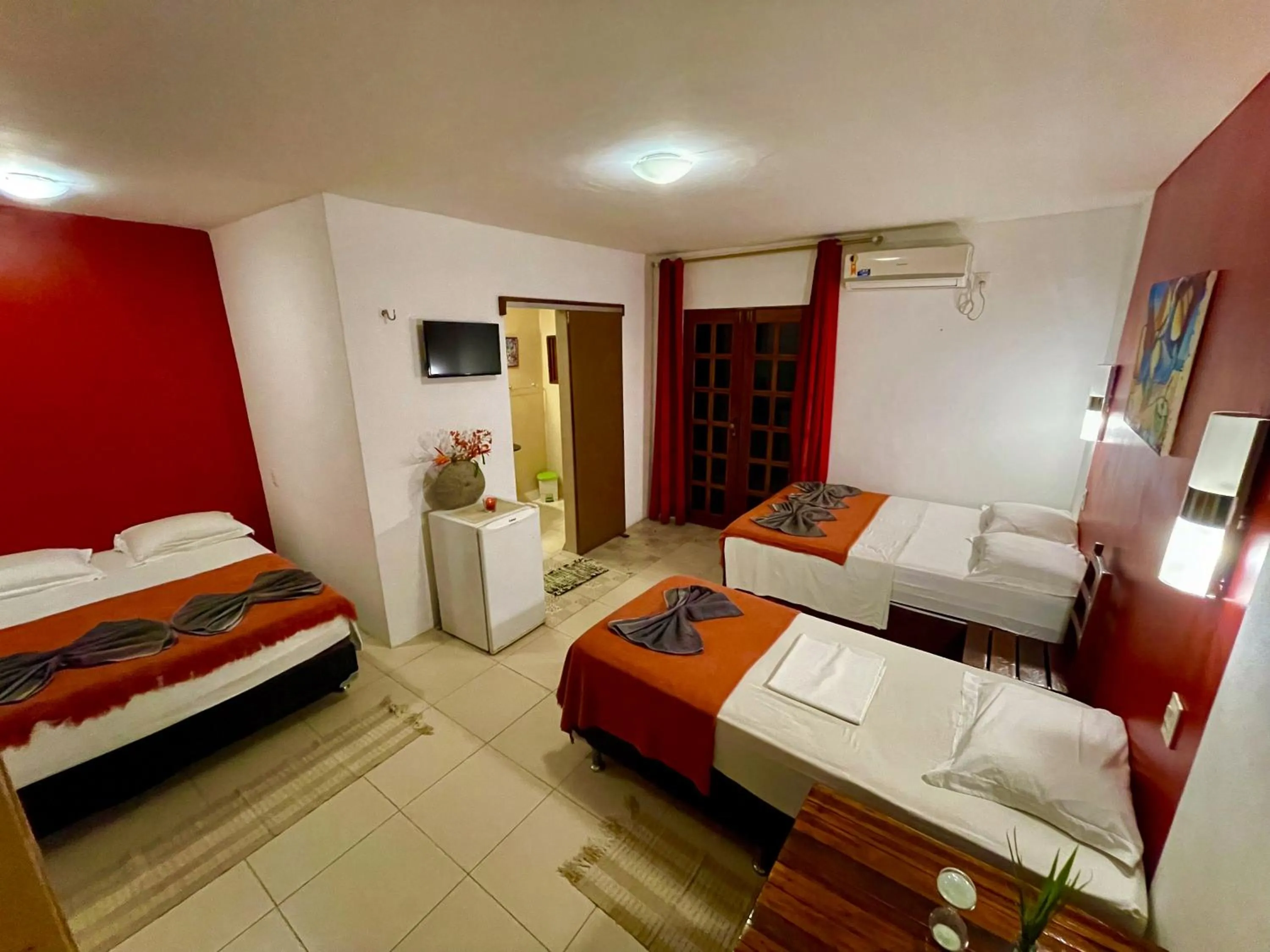 Family Room with Side Sea View in Casa do Jardim- Villa Botanica