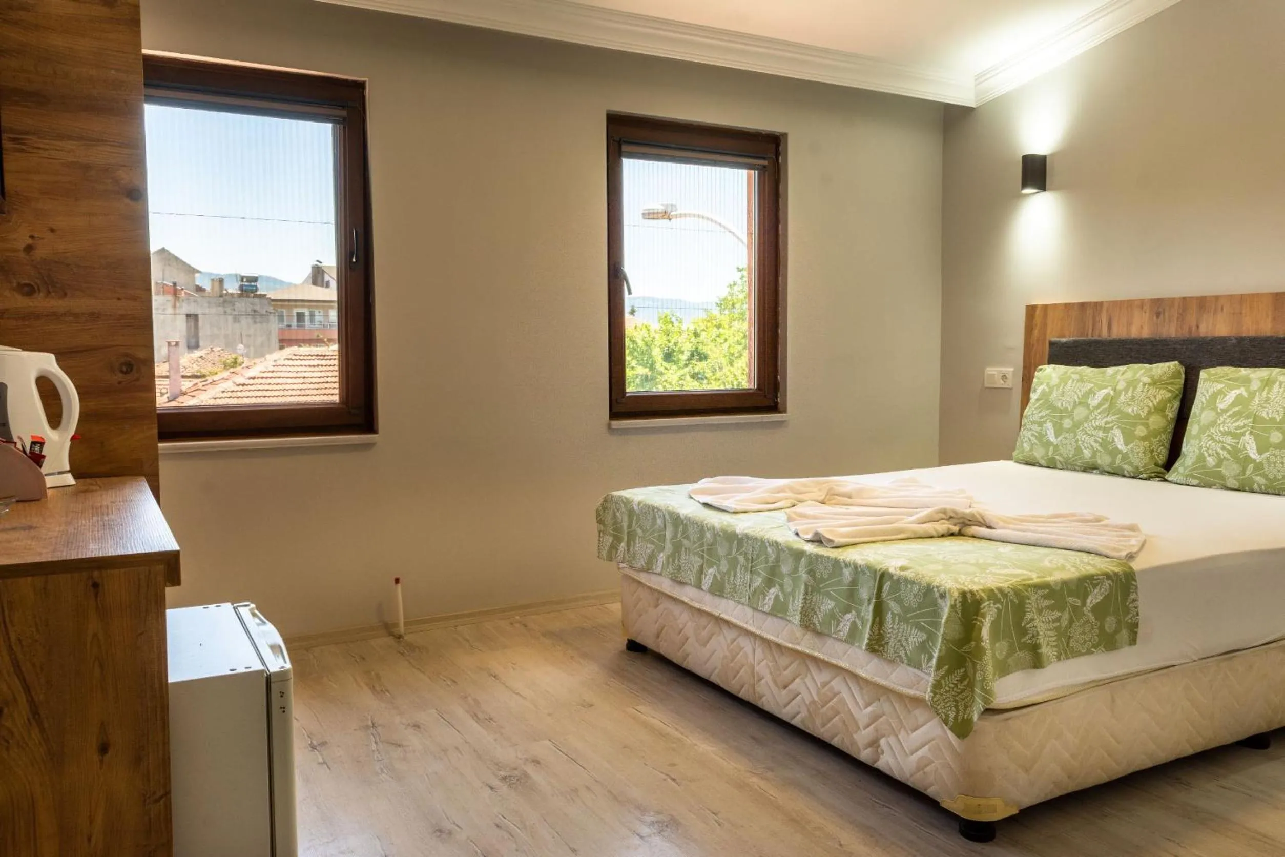 Photo of the whole room, Bed in İznik Seyir Otel