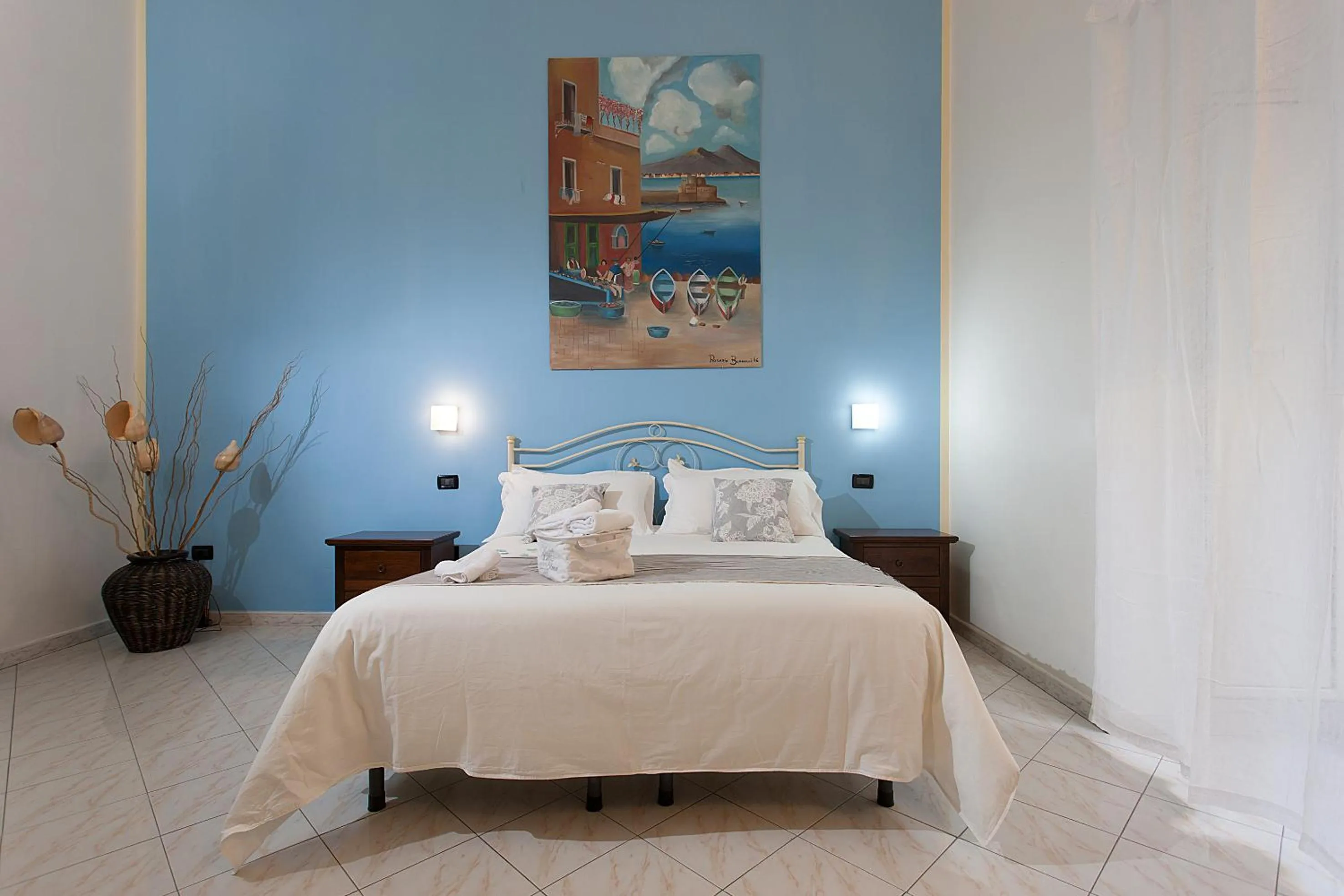 Photo of the whole room, Bed in Anna's Family