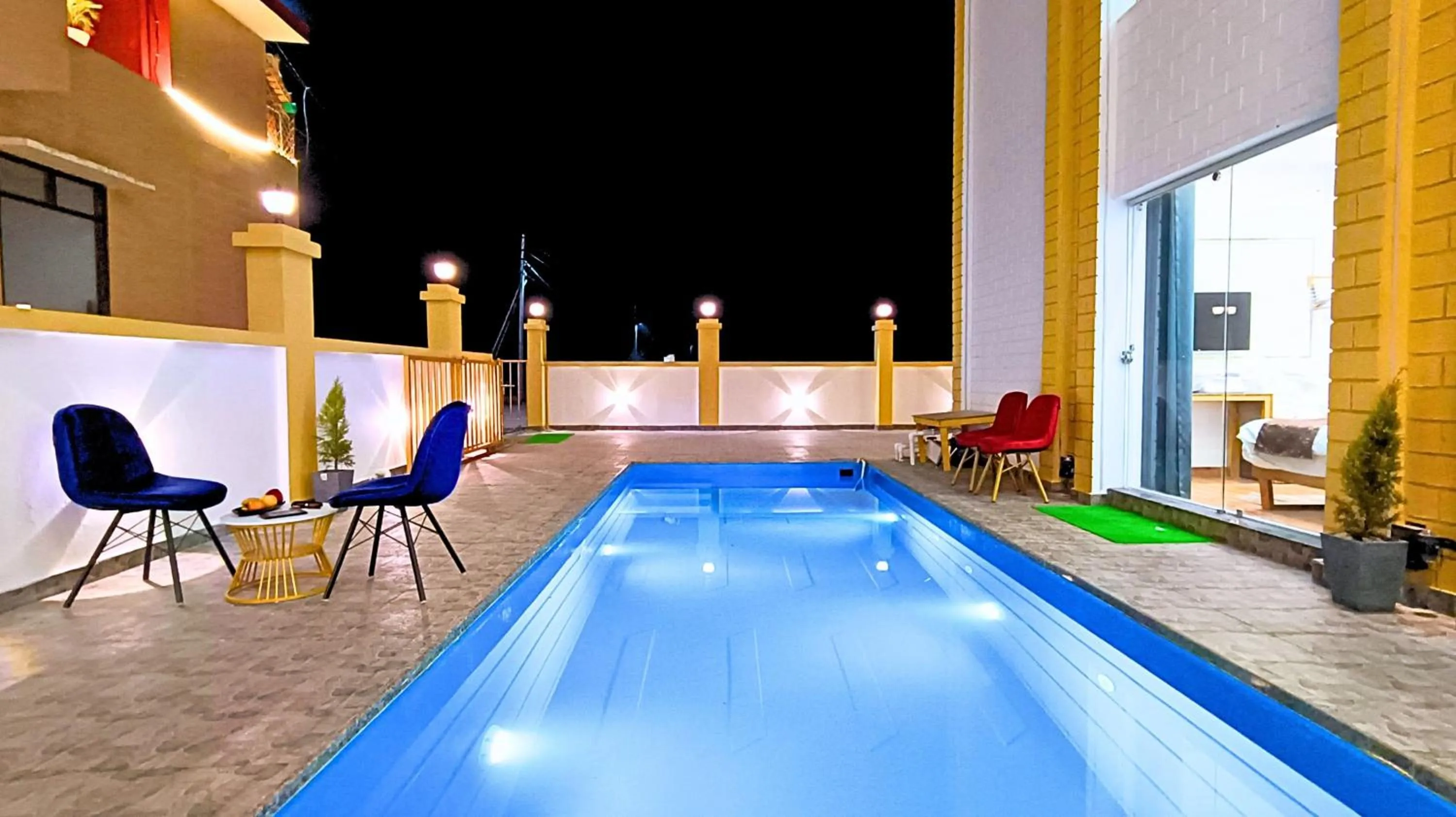 Swimming pool in Asapin Vanymahal