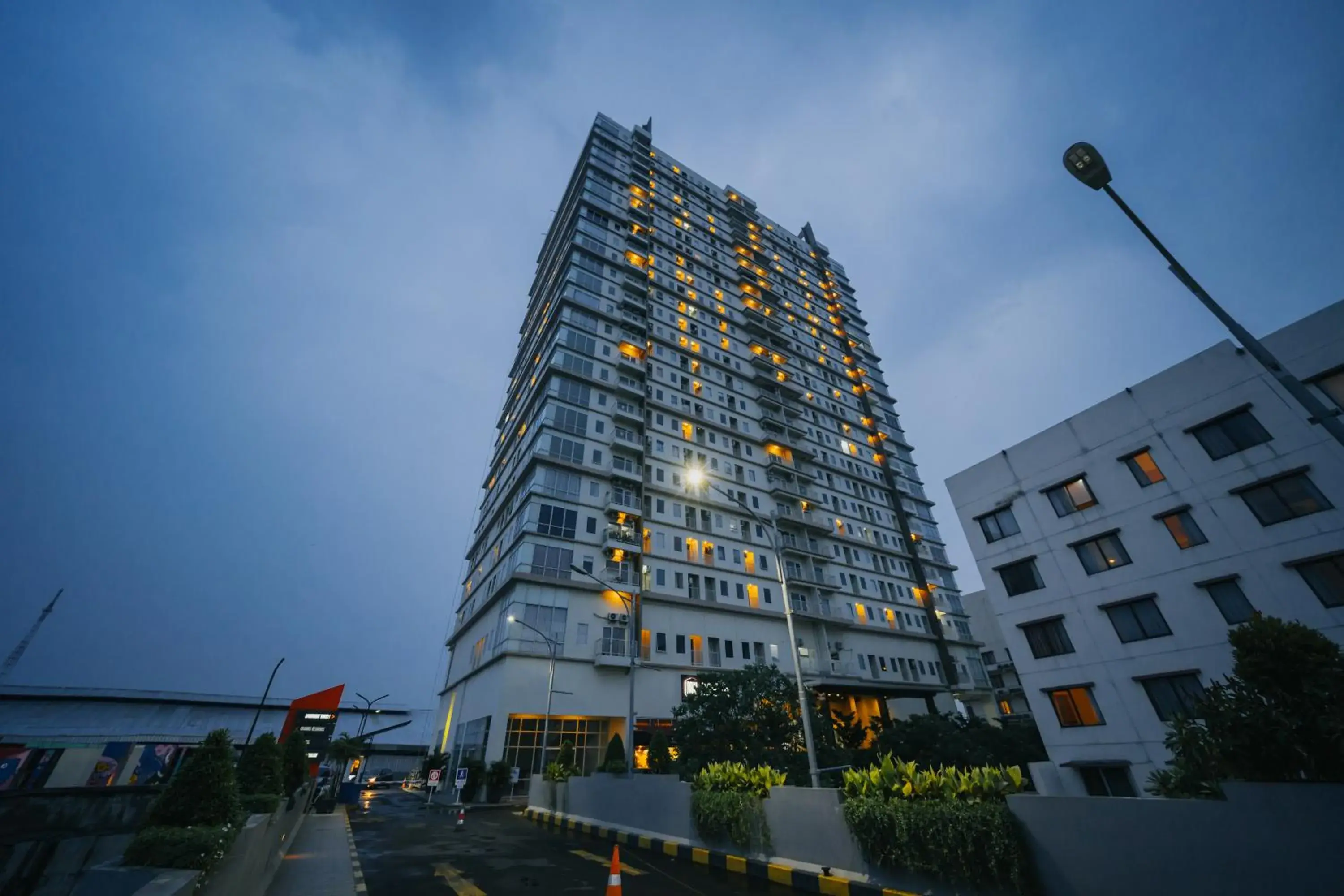 Tmansari Mahogany Apartement By Cozy Tmansari Mahogany Apartement By Cozy