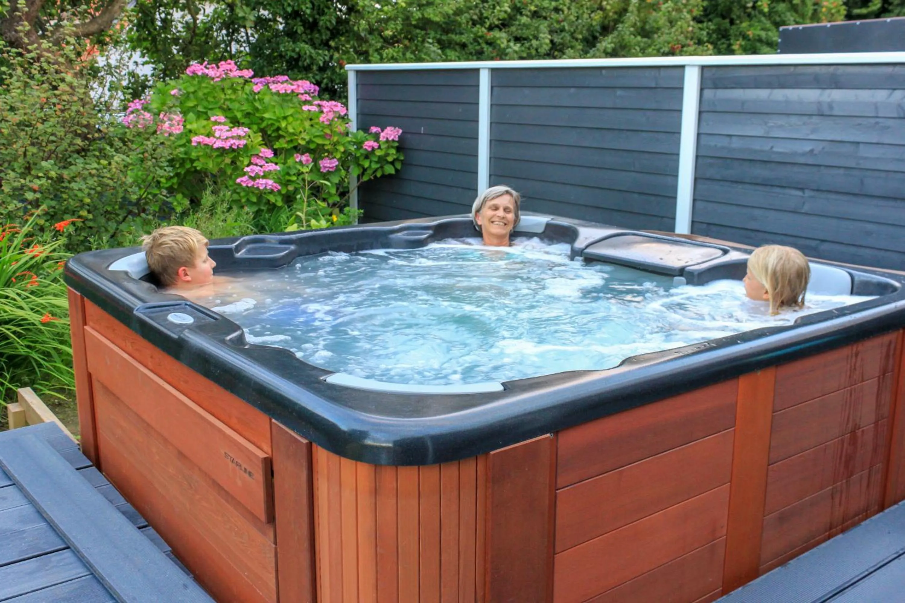 Hot Tub in Naturperlen