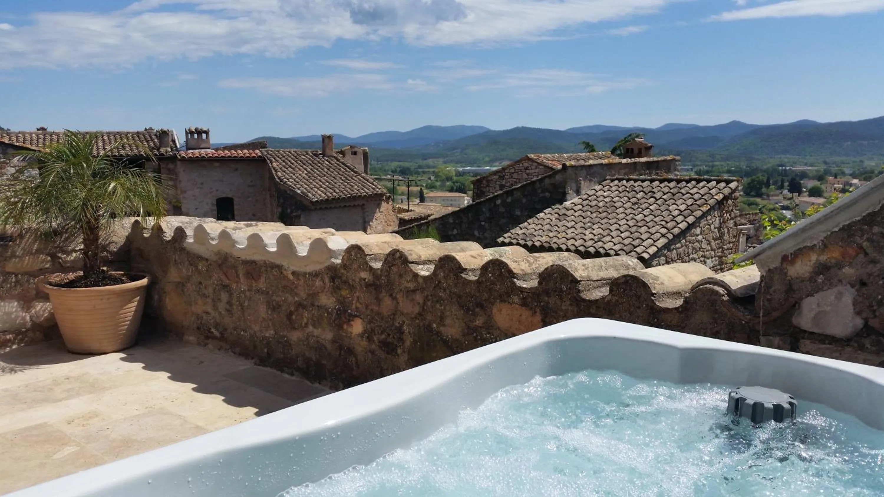 Hot Tub in Villa Arca