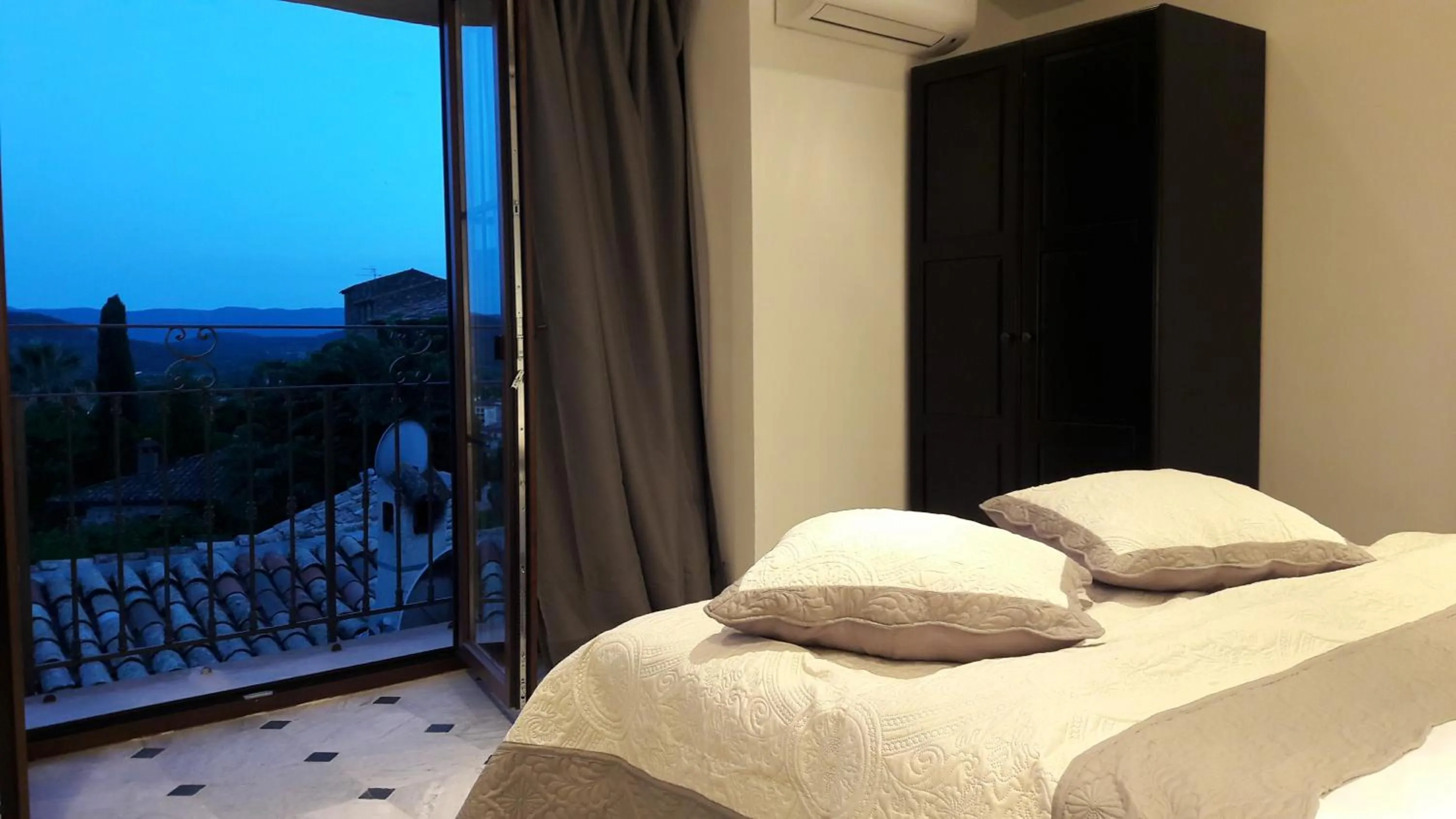 Bedroom, Bed in Villa Arca