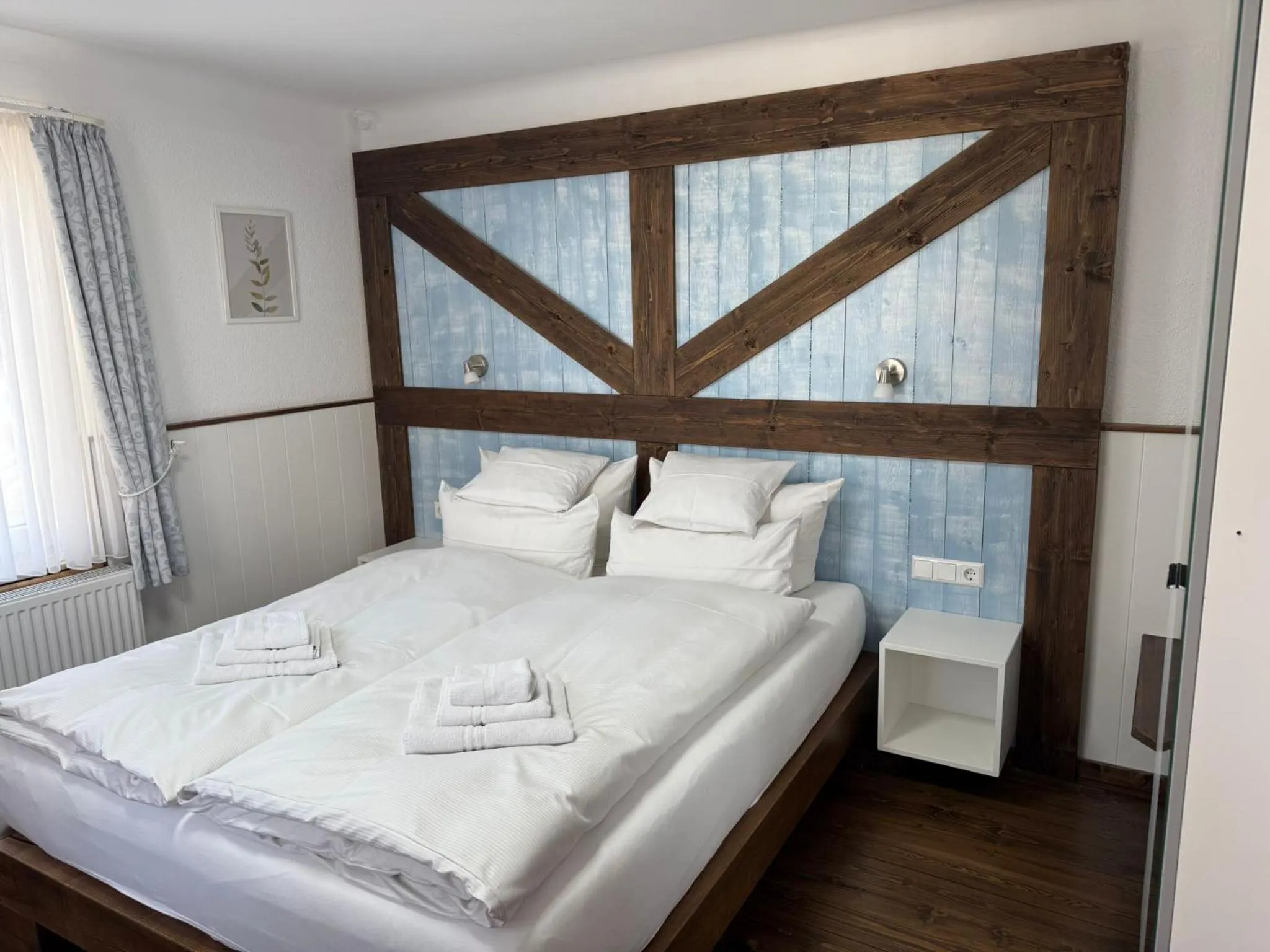 Bed in Hotel Schöne Aussicht renoviert