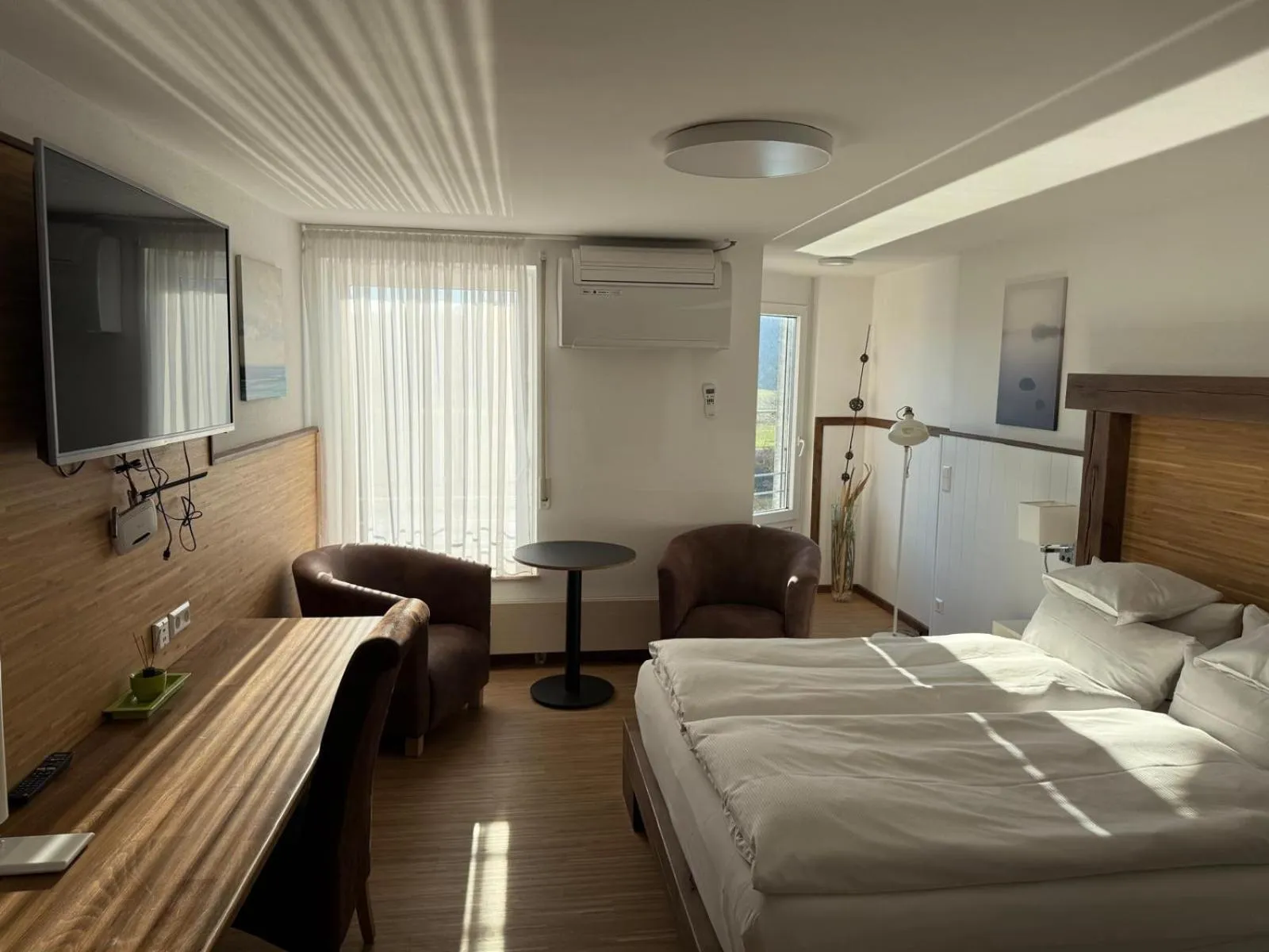 Bed in Hotel Schöne Aussicht renoviert