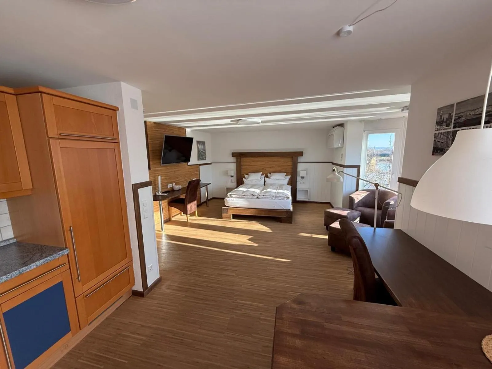 Bed in Hotel Schöne Aussicht renoviert