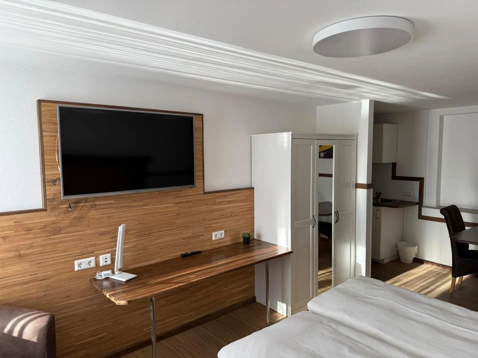 Bed in Hotel Schöne Aussicht renoviert