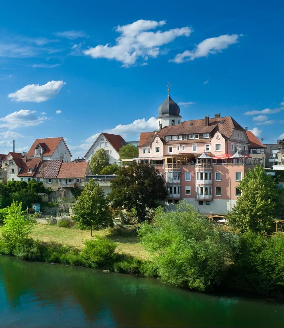 Hotel Schöne Aussicht renoviert