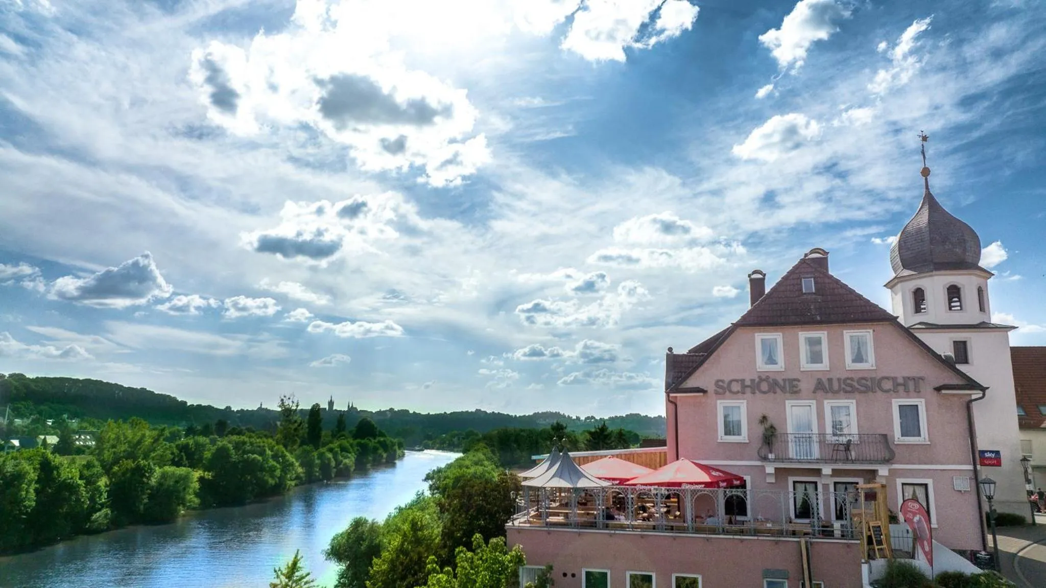 Hotel Schöne Aussicht renoviert