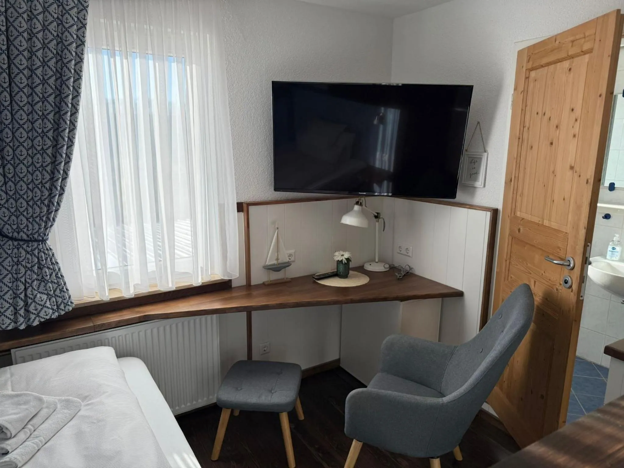 Bed in Hotel Schöne Aussicht renoviert