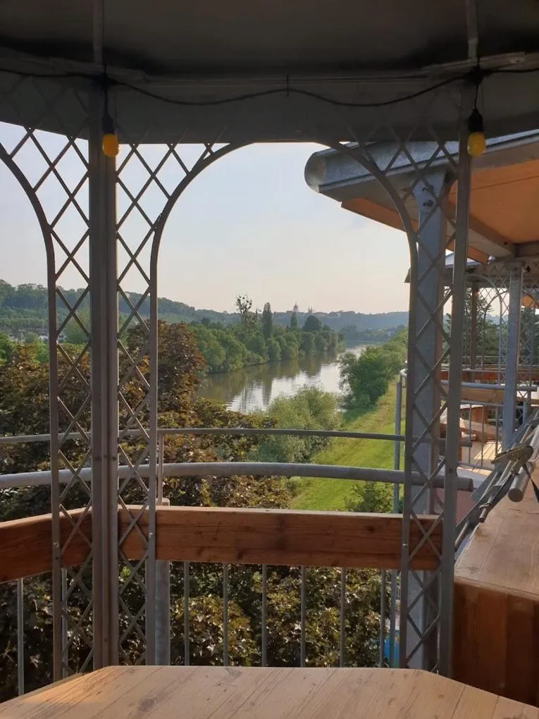 Hotel Schöne Aussicht renoviert