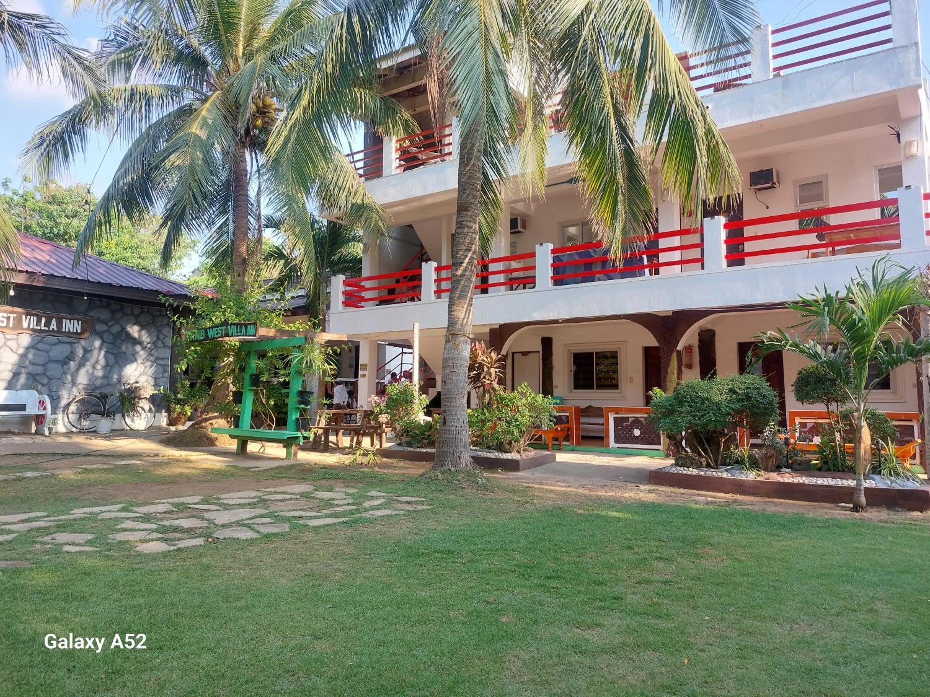 Knb west villa Patar