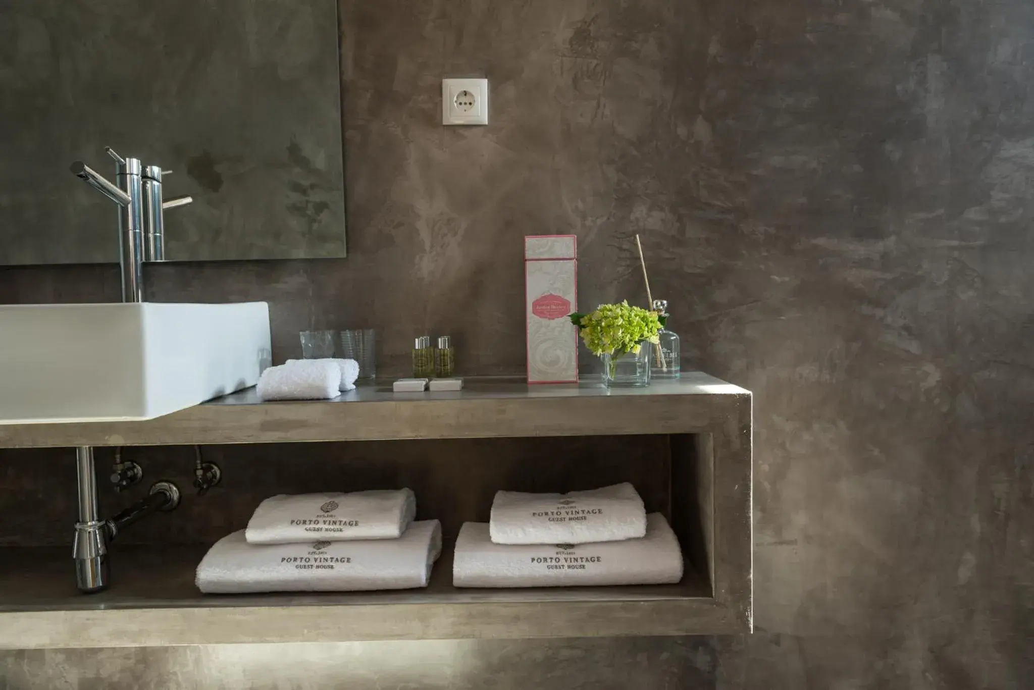 Superior Double Room in Porto Vintage Guesthouse Superior Double Room in Porto Vintage Guesthouse