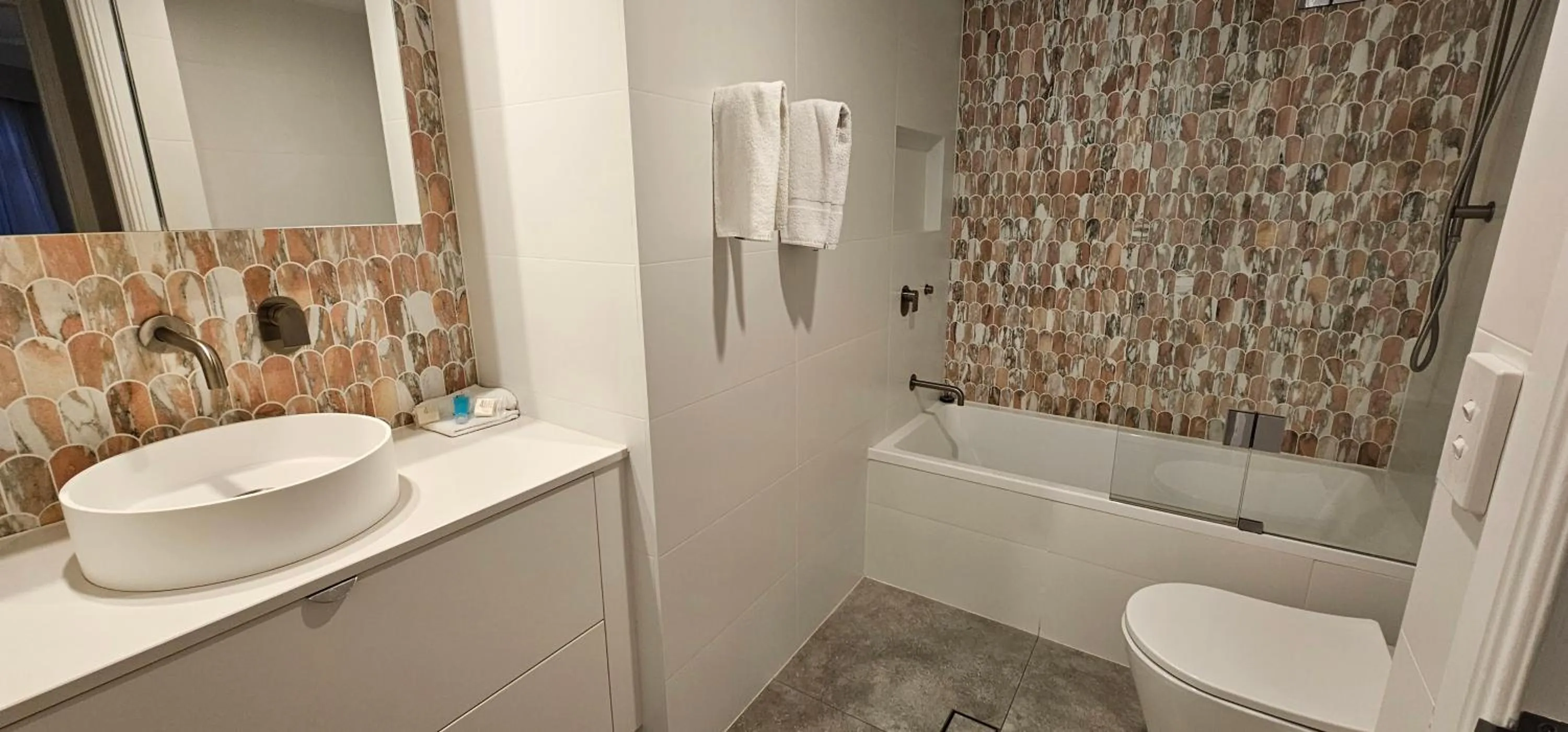 Bathroom in Broadbeach Holiday Apartments
