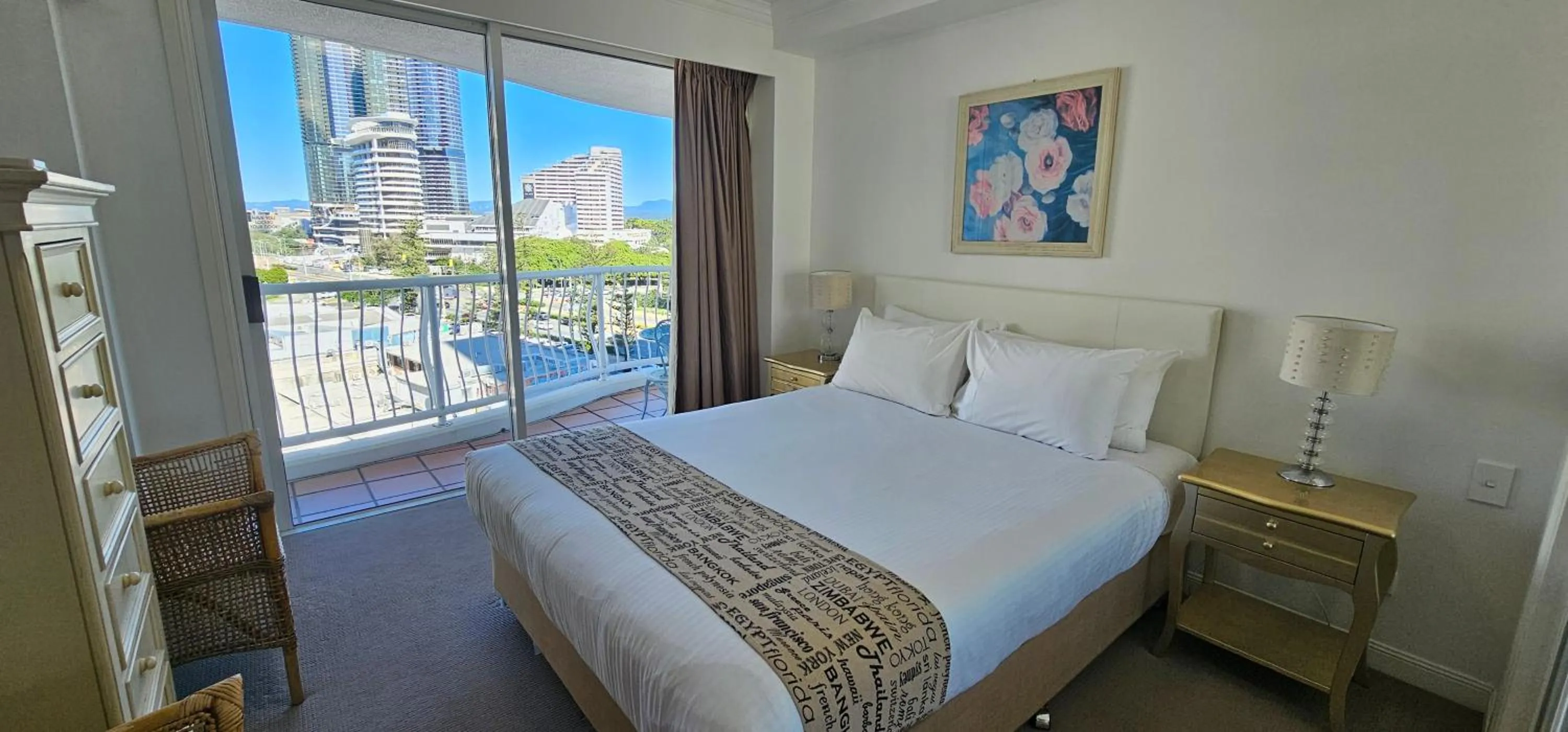 Bedroom, Bed in Broadbeach Holiday Apartments