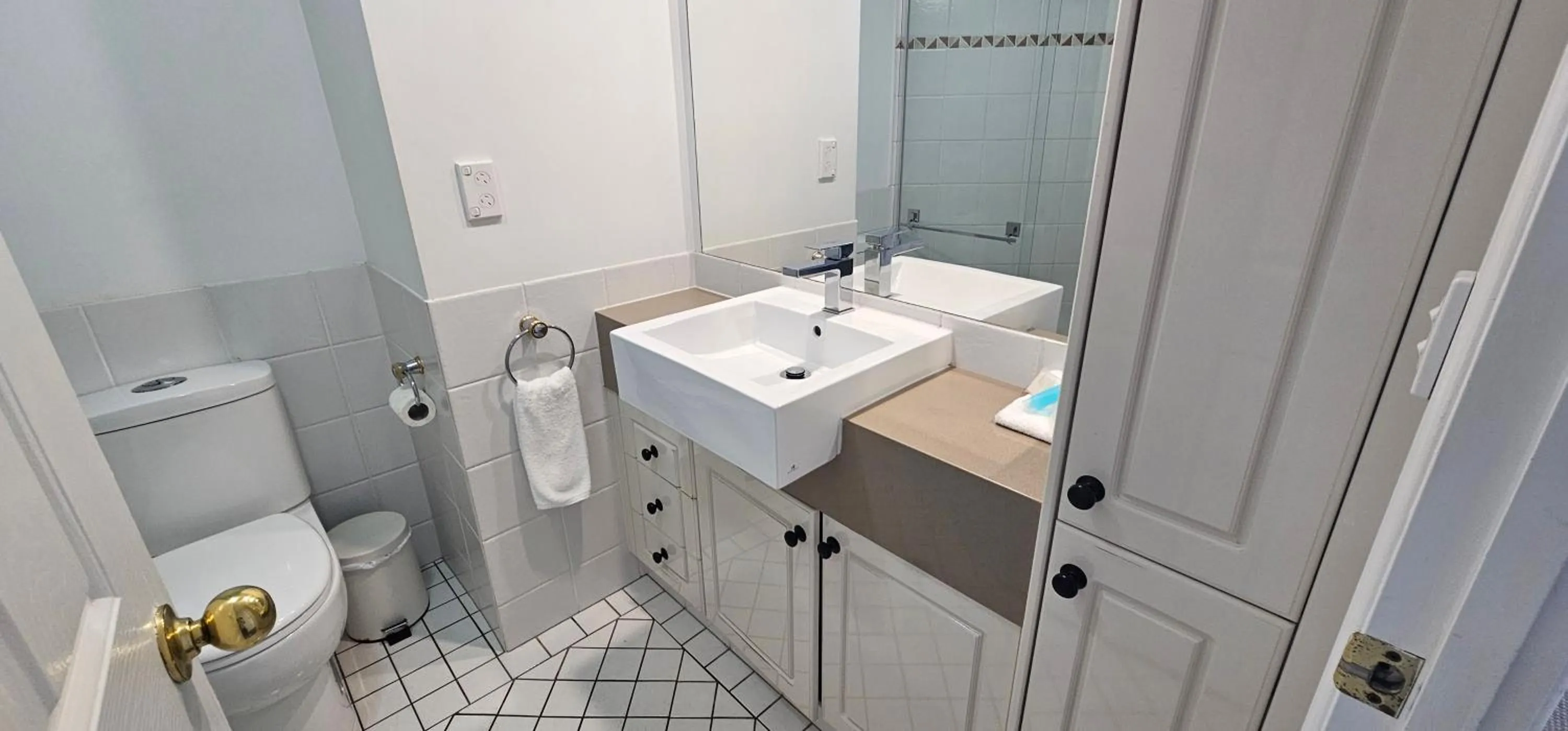 Bathroom in Broadbeach Holiday Apartments