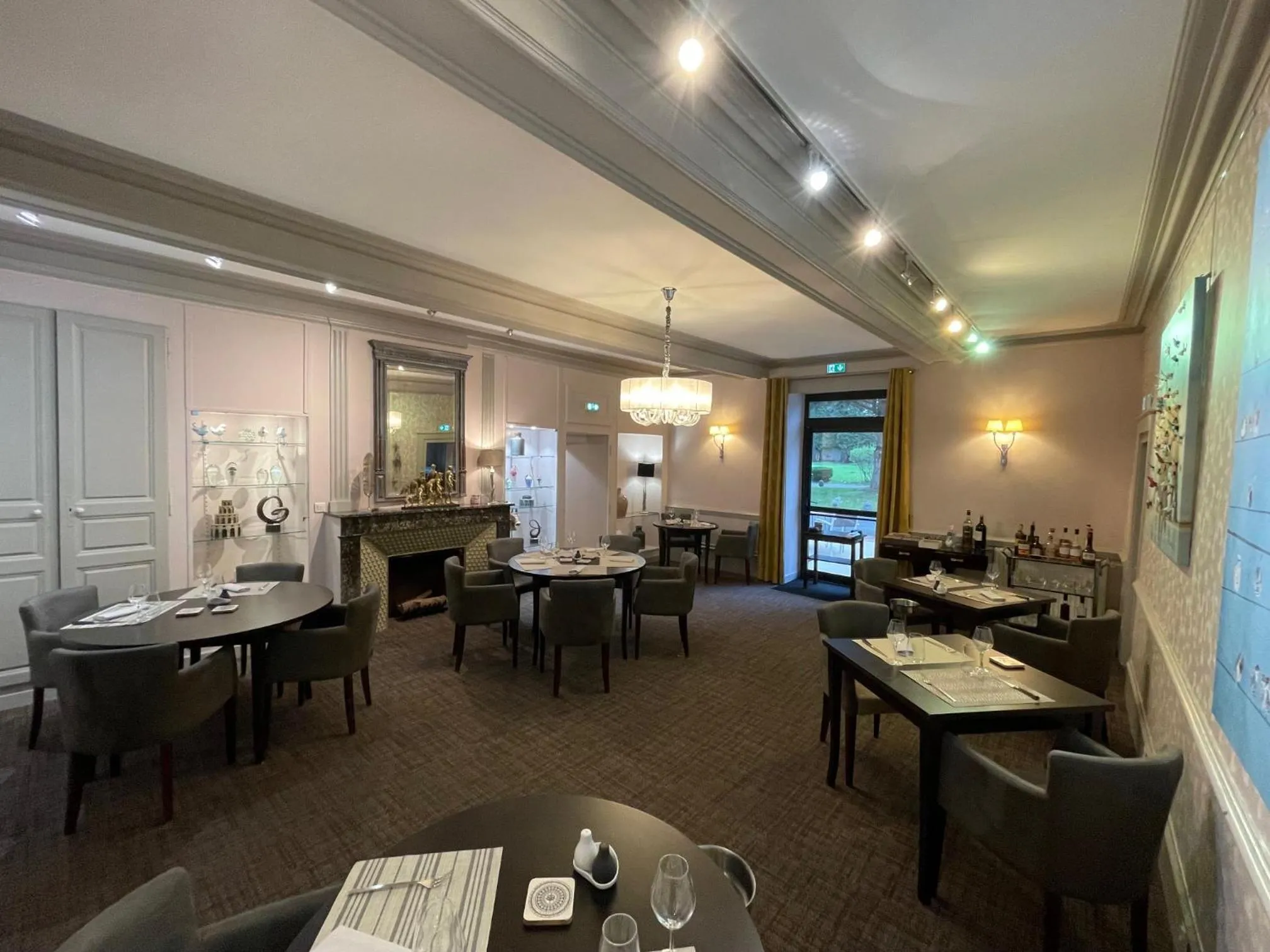 Restaurant/places to eat in Clos St Eloi, The Originals Relais (Relais du Silence)