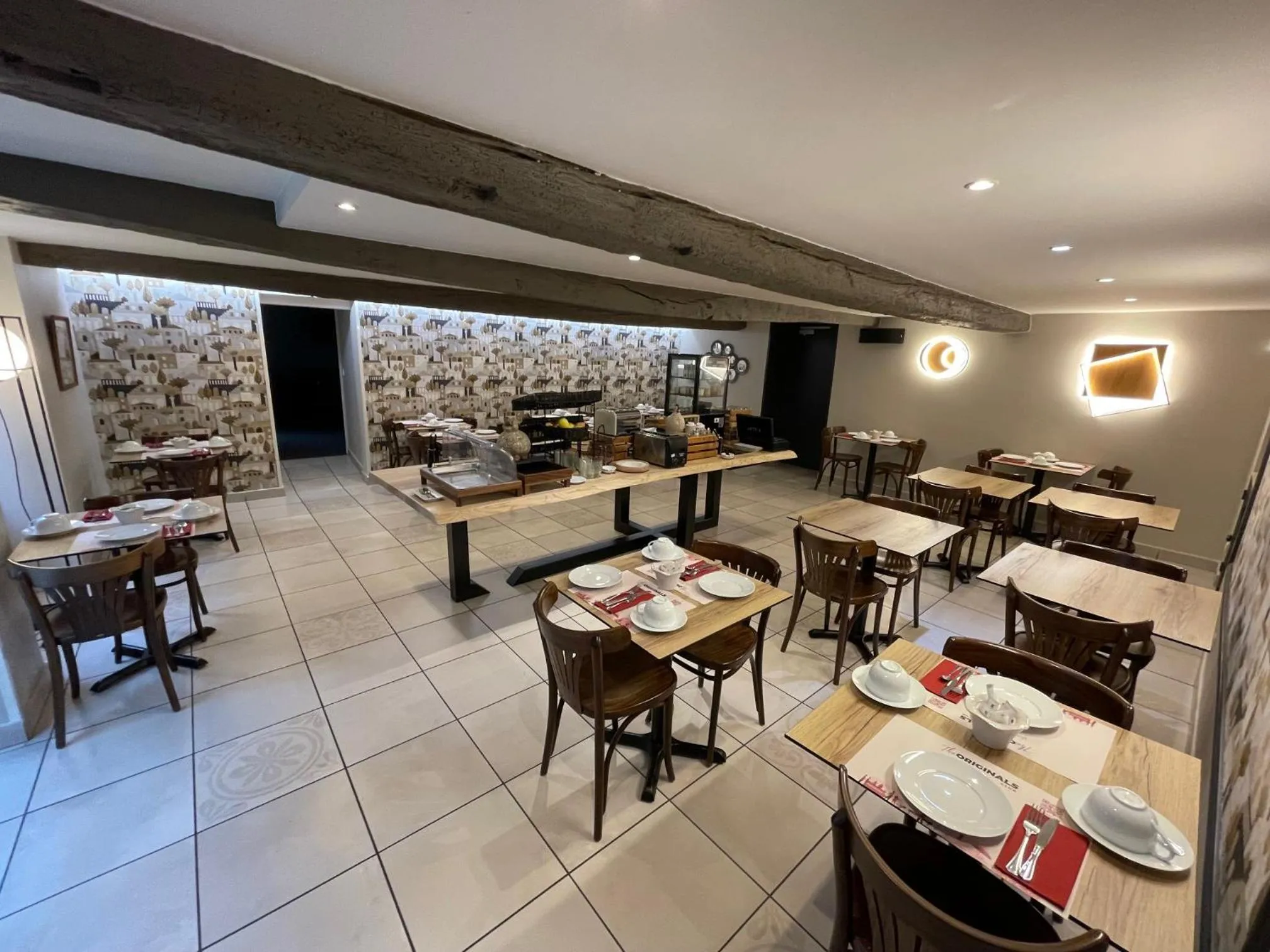 Restaurant/places to eat in Clos St Eloi, The Originals Relais (Relais du Silence)