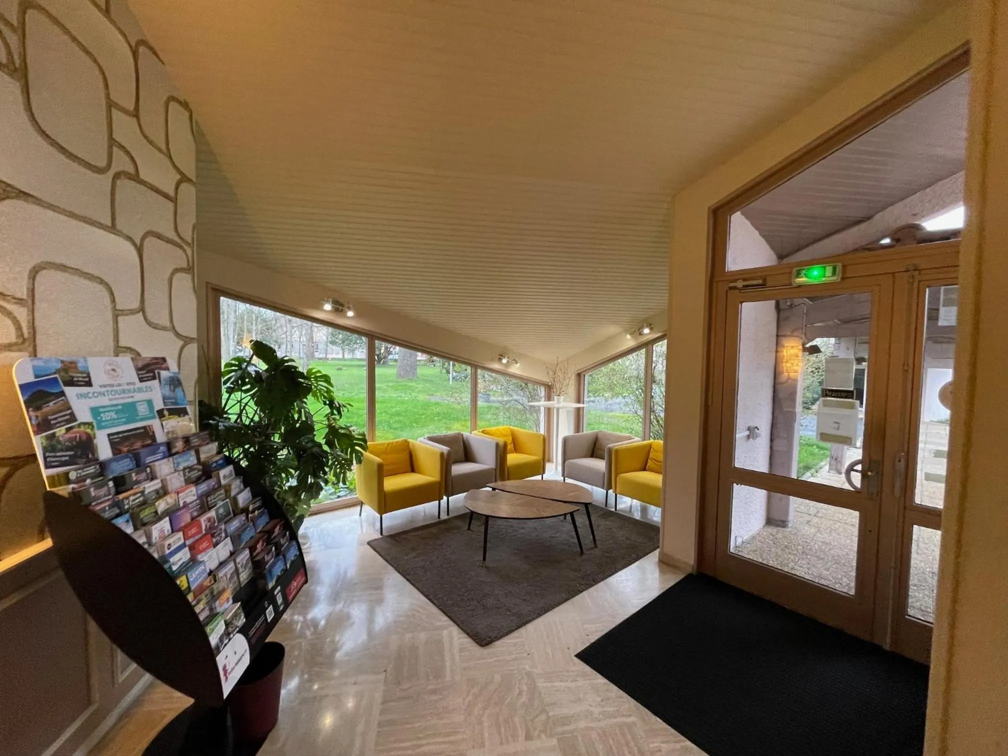 Property building in Clos St Eloi, The Originals Relais (Relais du Silence)