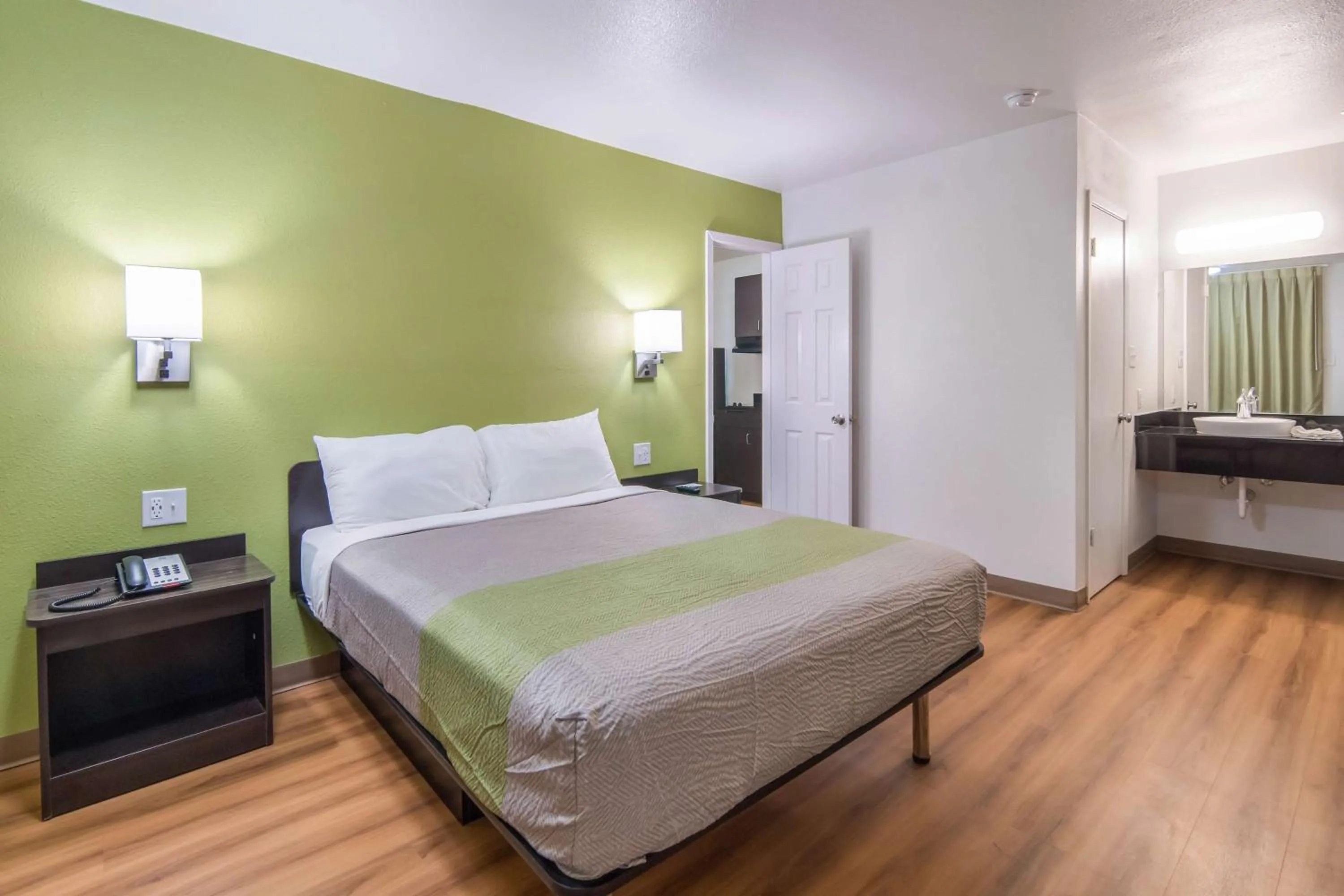 Bedroom, Bed in Motel 6 Abilene, TX - East