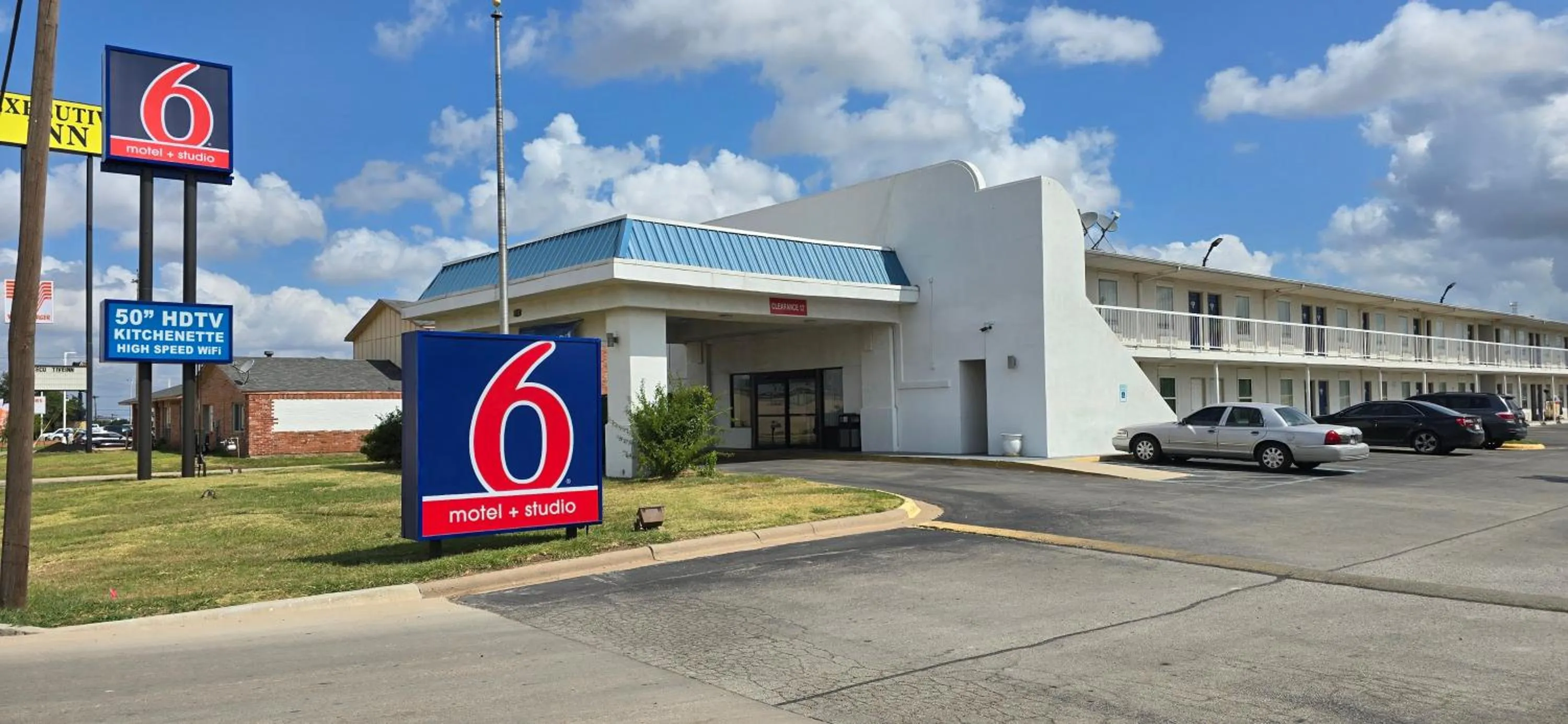 Parking in Motel 6 Abilene, TX - East