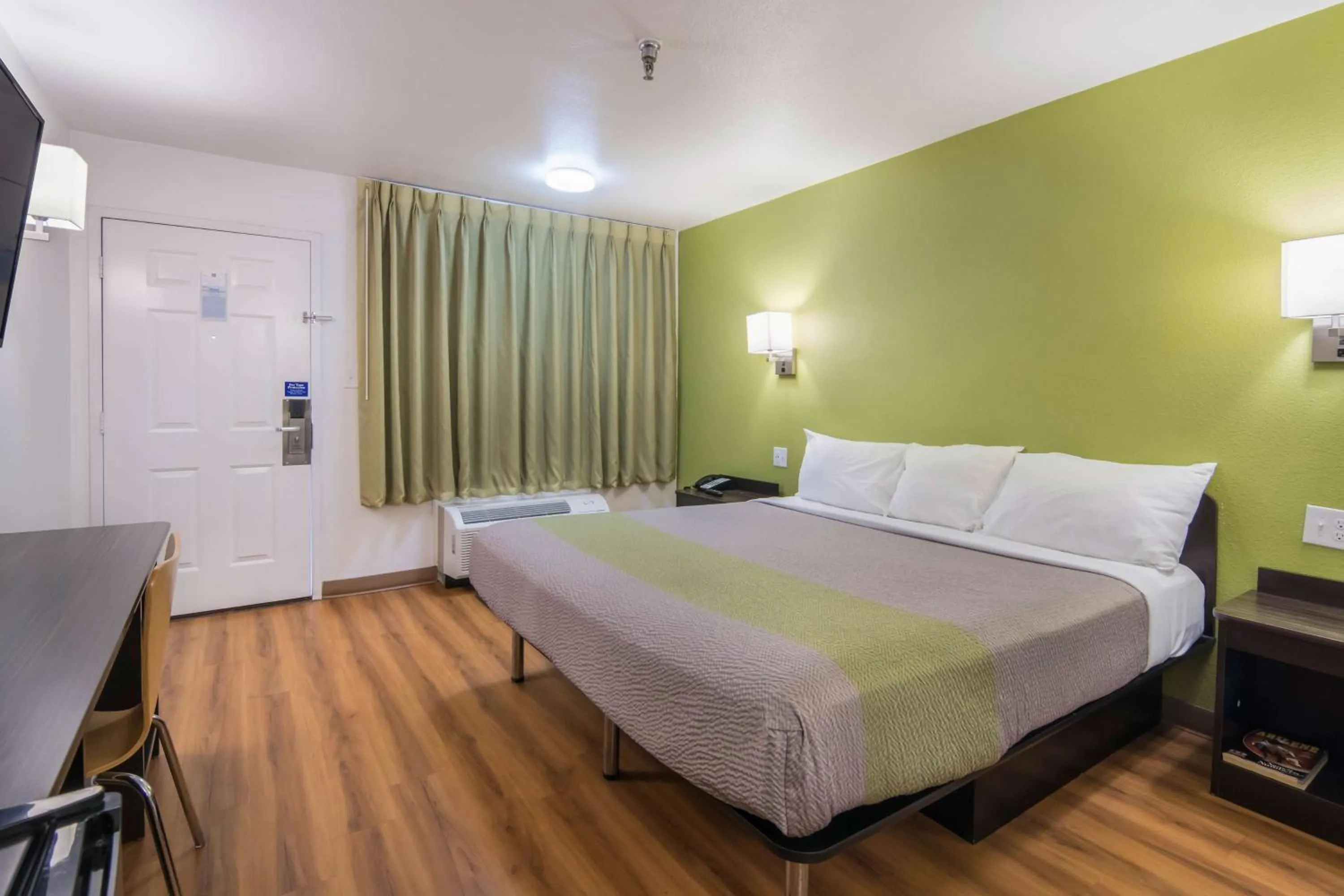 Bedroom, Bed in Motel 6 Abilene, TX - East