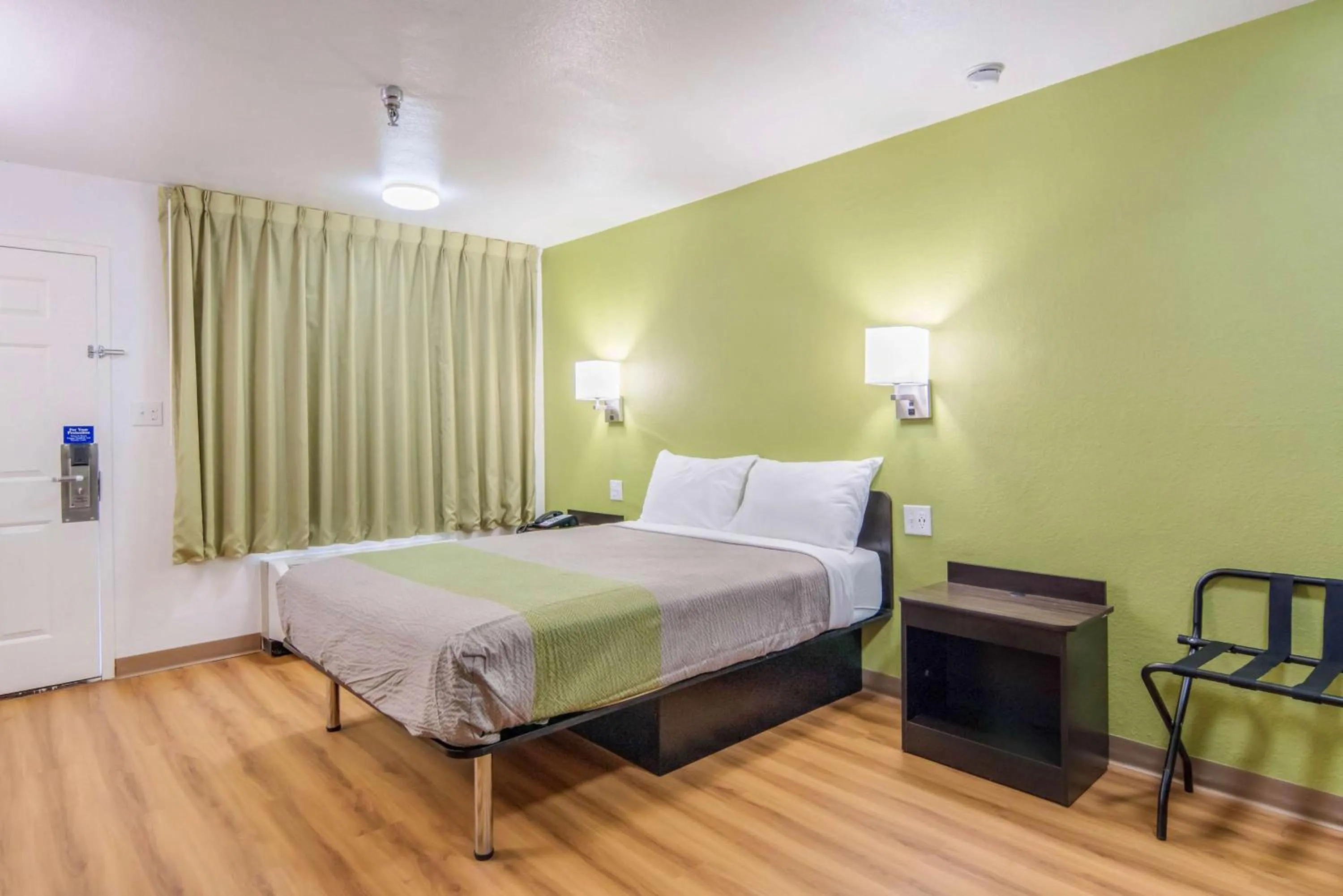 Bedroom, Bed in Motel 6 Abilene, TX - East