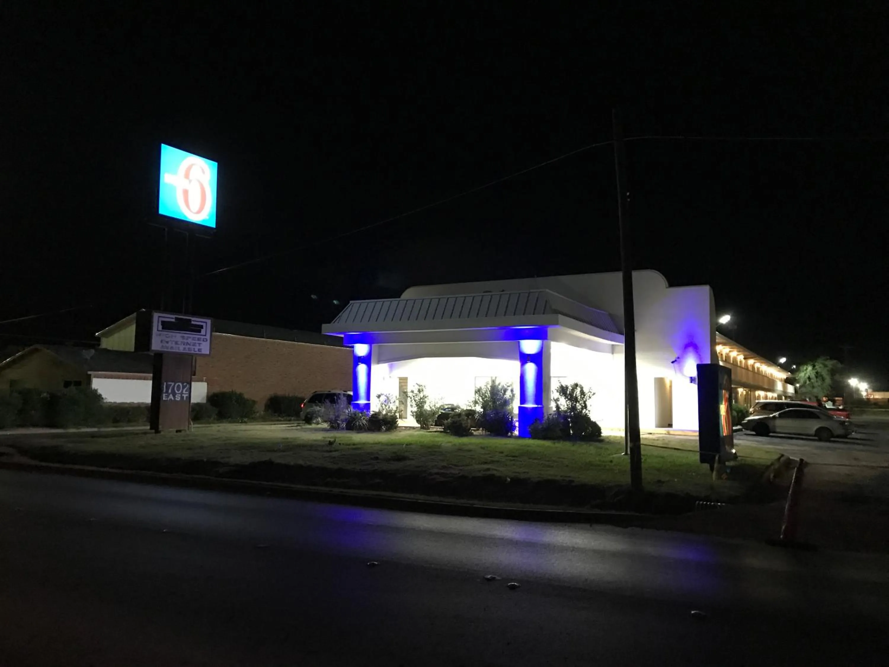 Property building in Motel 6 Abilene, TX - East
