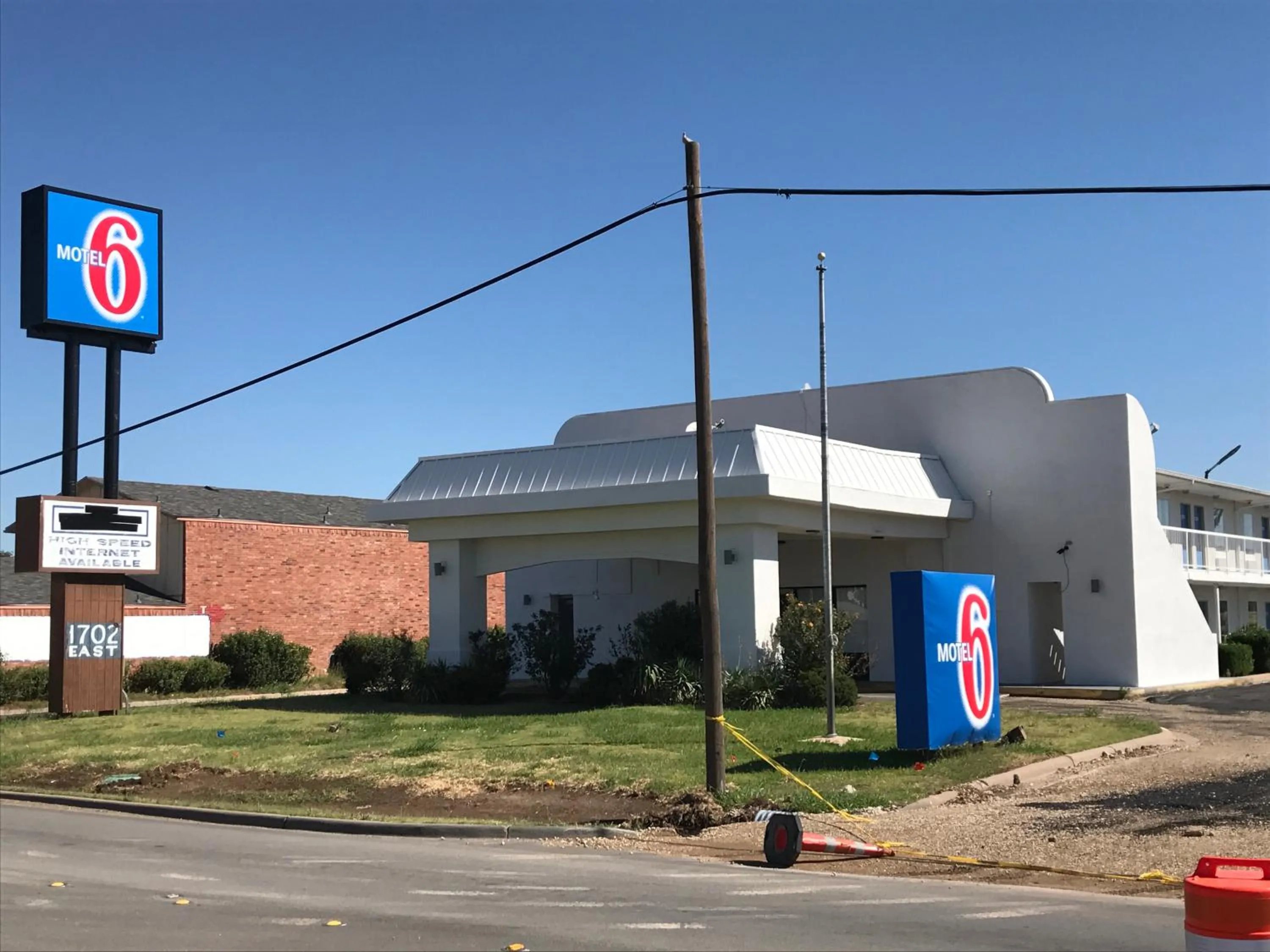 Property building in Motel 6 Abilene, TX - East