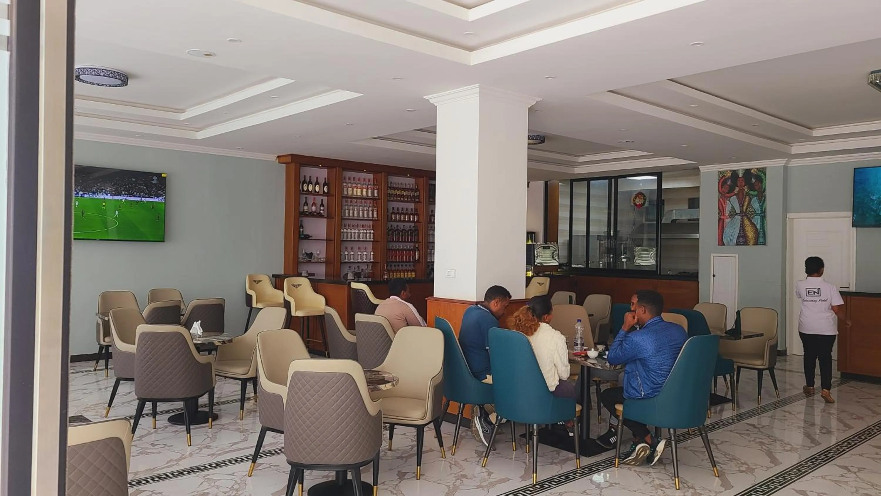 Restaurant/places to eat in Nahusenay hotel