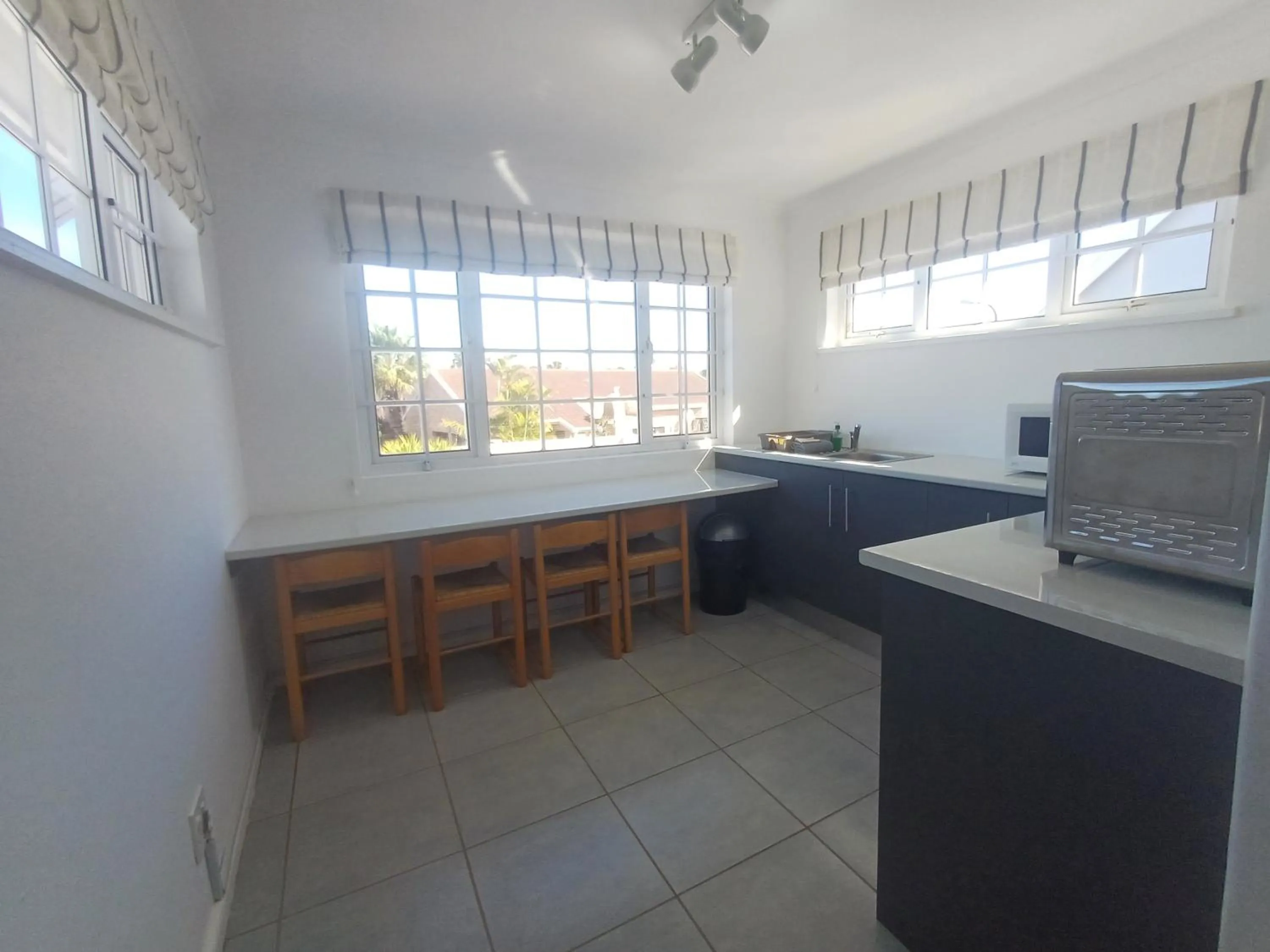 Kitchen or kitchenette in Millard Crescent Guest House