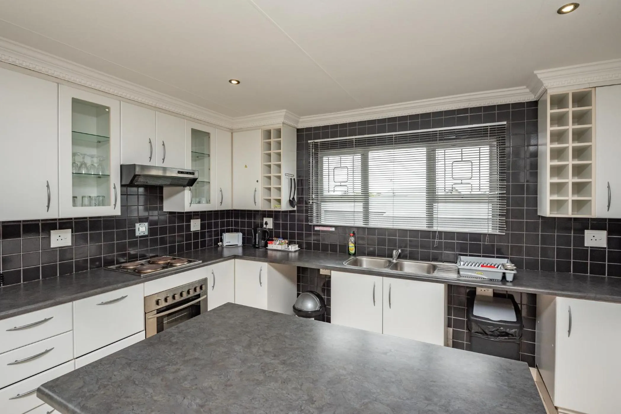 Kitchen or kitchenette in Millard Crescent Guest House