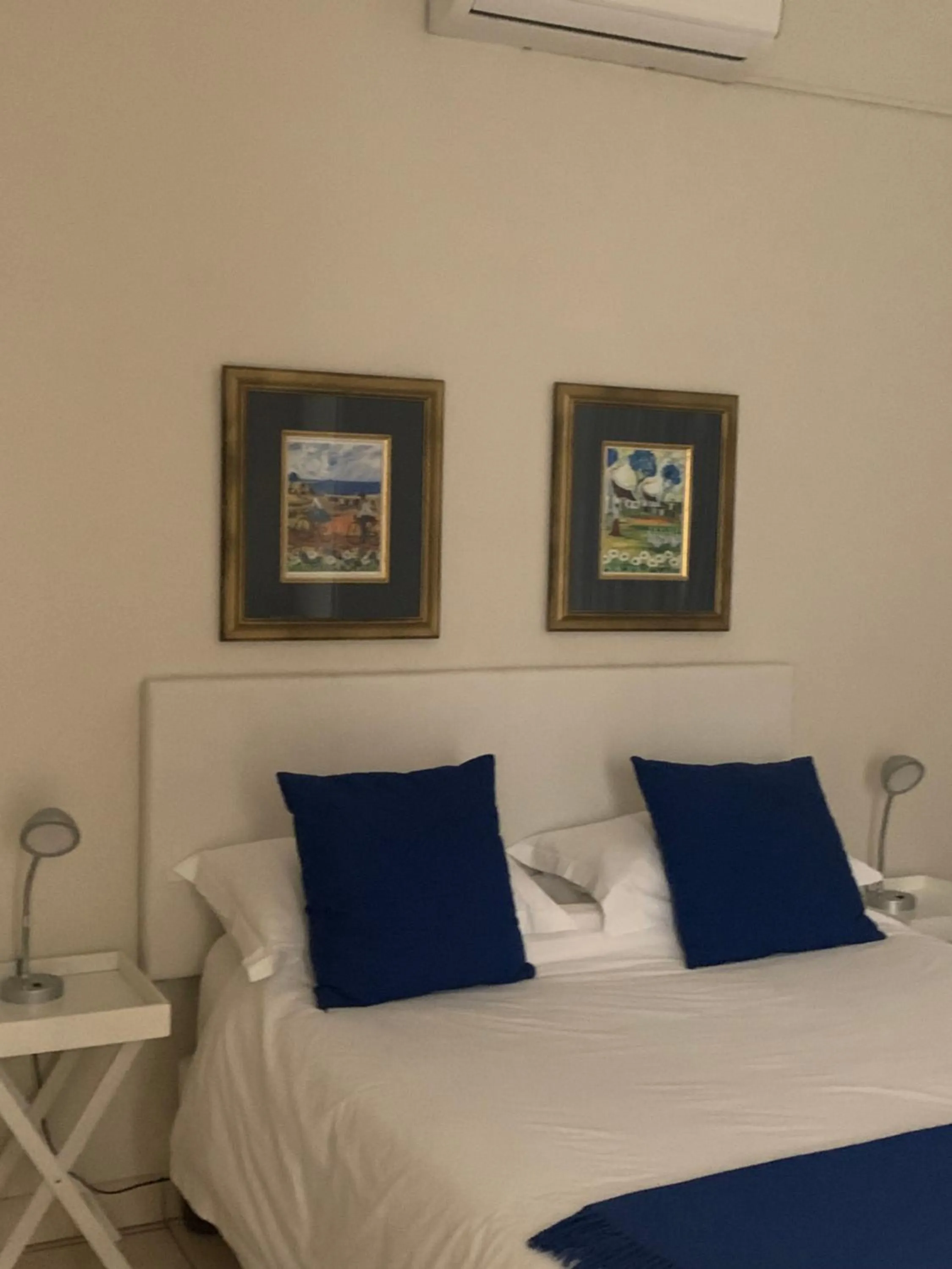 Bedroom, Bed in Millard Crescent Guest House