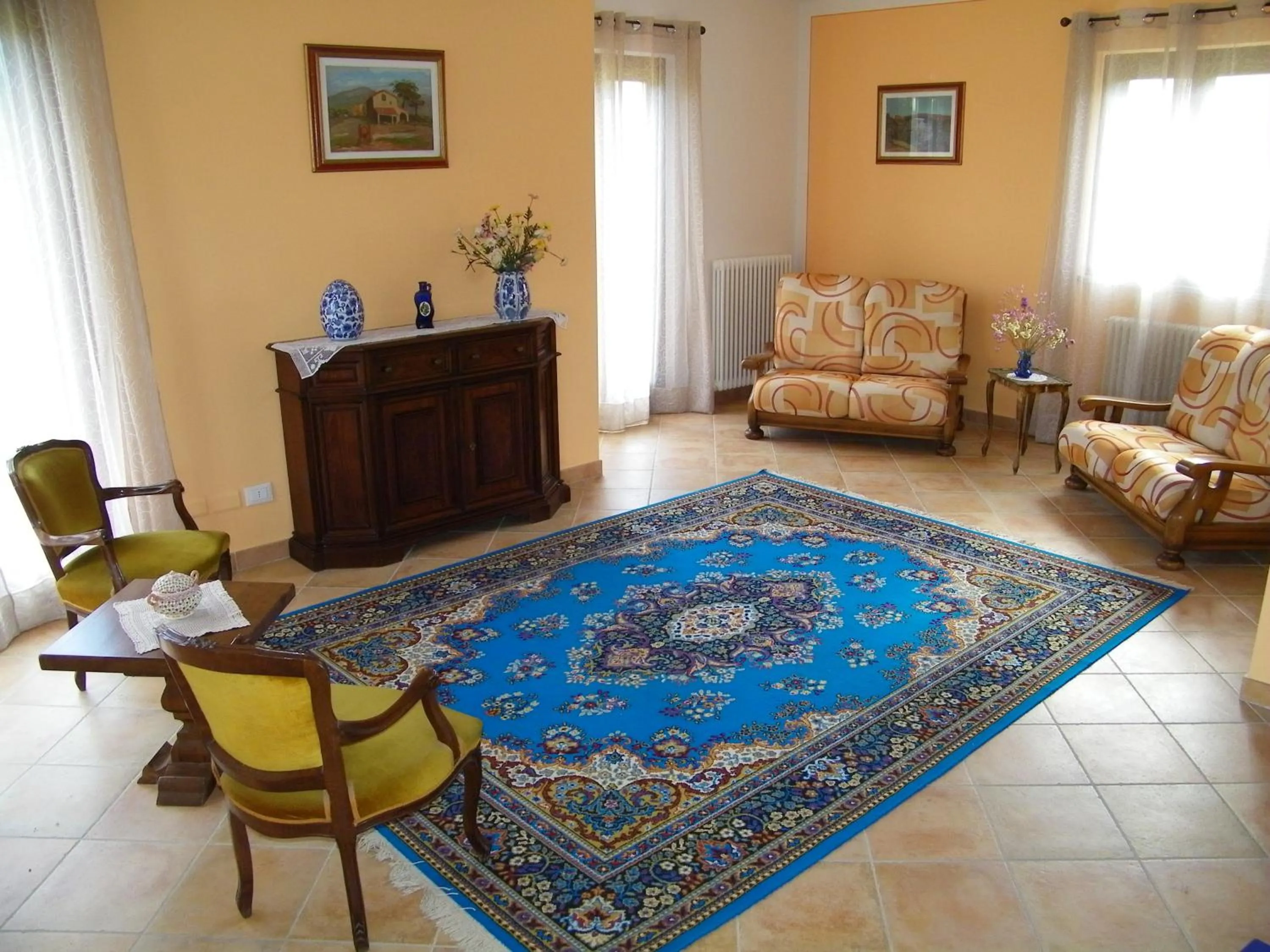 Seating area in Triolivo B&B