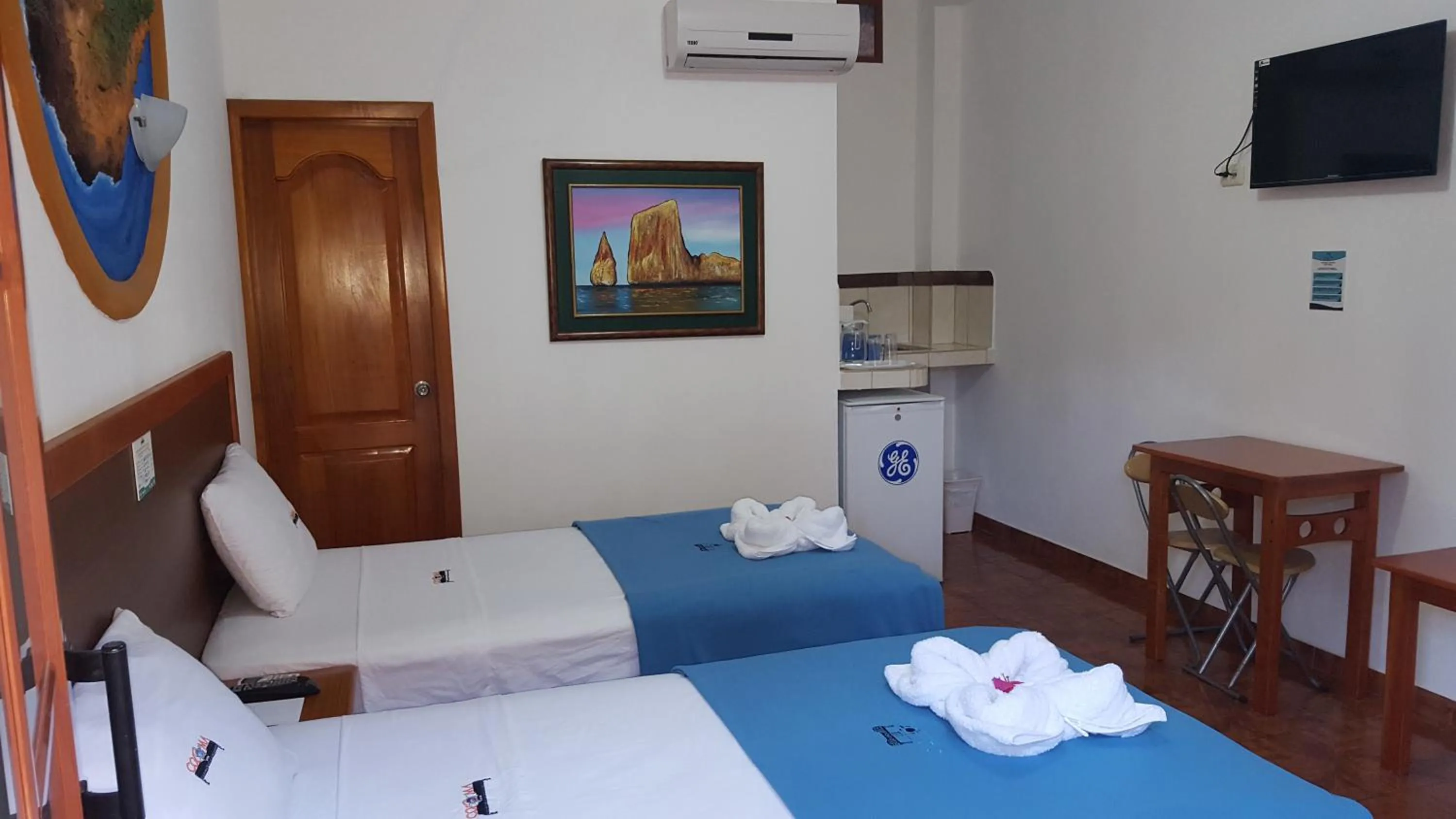 TV and multimedia, Bed in Hotel Coloma Galapagos