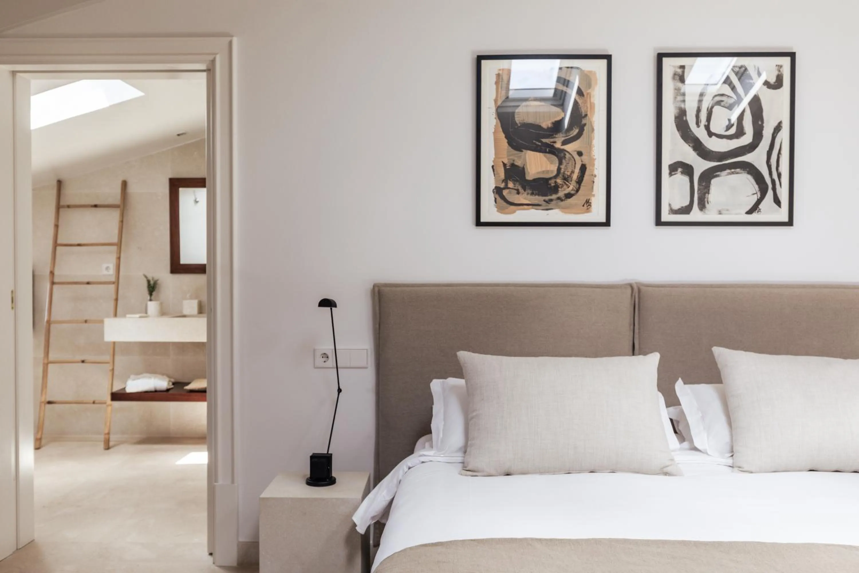 Bedroom, Bed in Cal Reiet Holistic Retreat