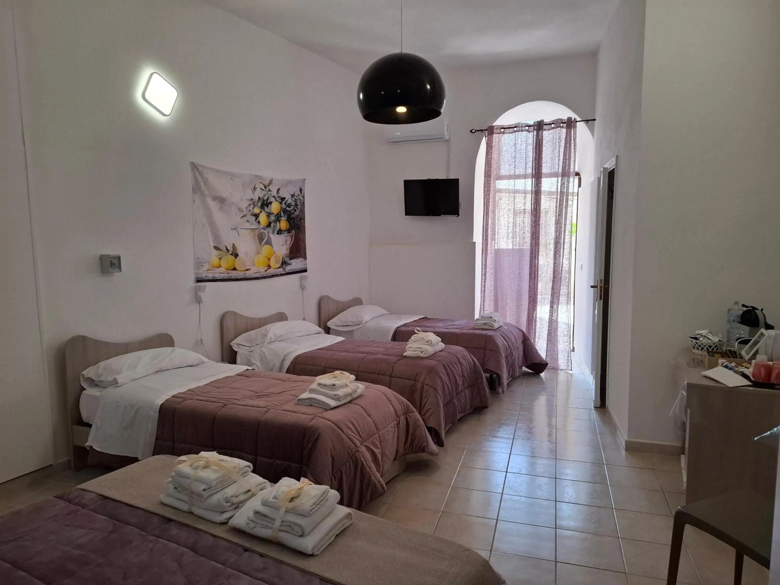 Bedroom, Bed in B&B Le Lumìe "Il Cortiletto Del Centro"